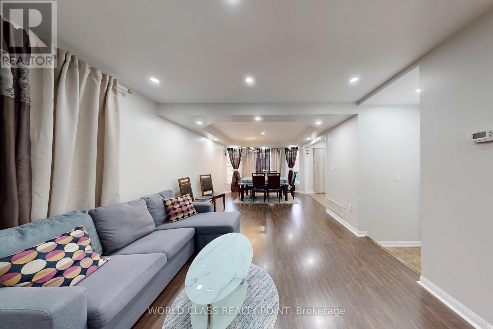 382 Pringle Avenue, Milton, ON - Indoor Photo Showing Living Room
