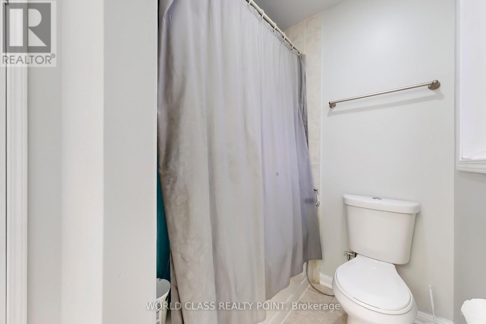 382 Pringle Avenue, Milton, ON - Indoor Photo Showing Bathroom