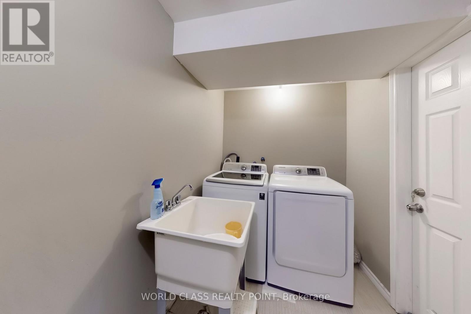 382 Pringle Avenue, Milton, ON - Indoor Photo Showing Laundry Room