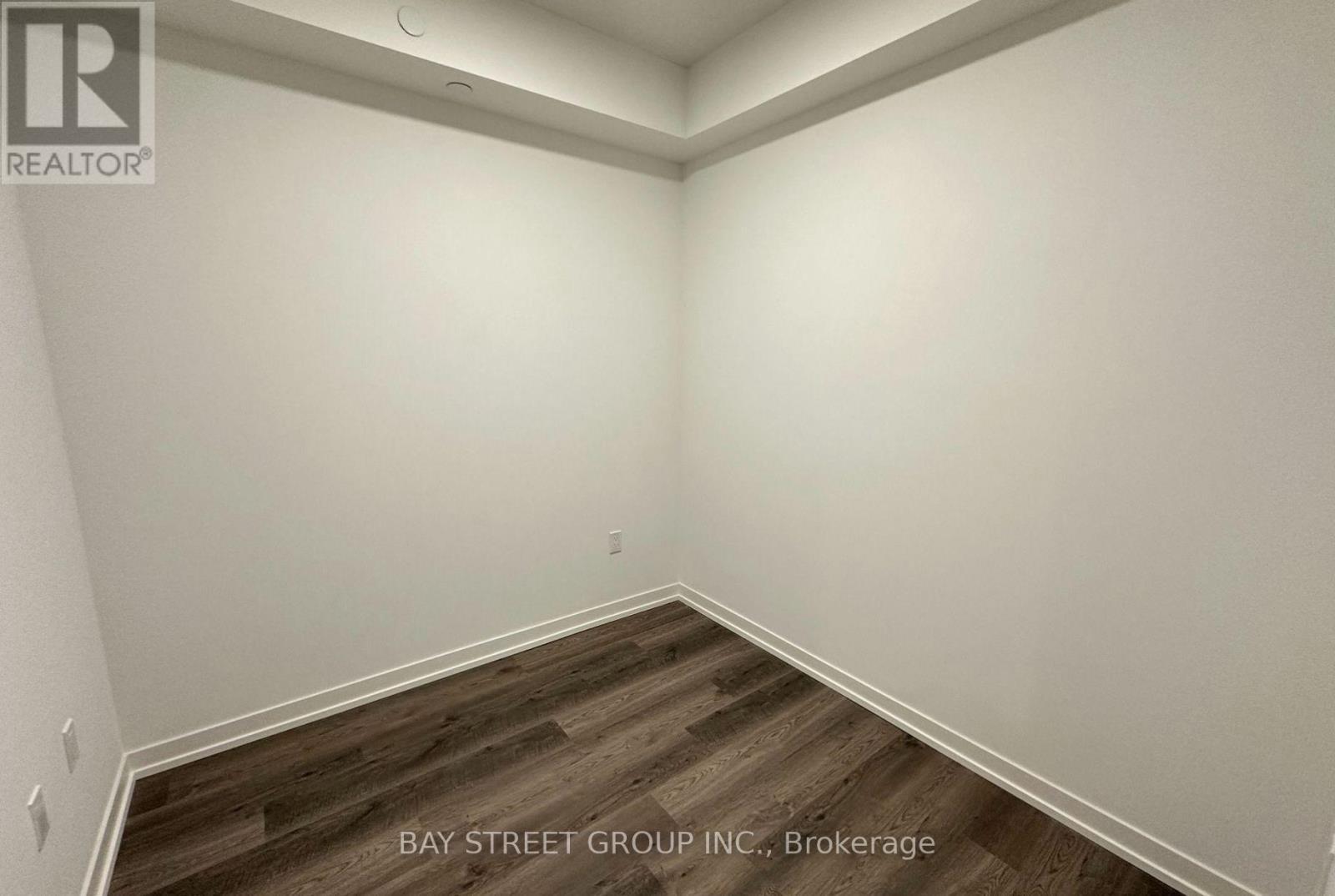 1711 - 8 Interchange Way, Vaughan, ON - Indoor Photo Showing Other Room