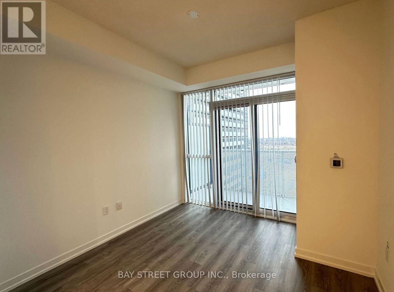 1711 - 8 Interchange Way, Vaughan, ON - Indoor Photo Showing Other Room