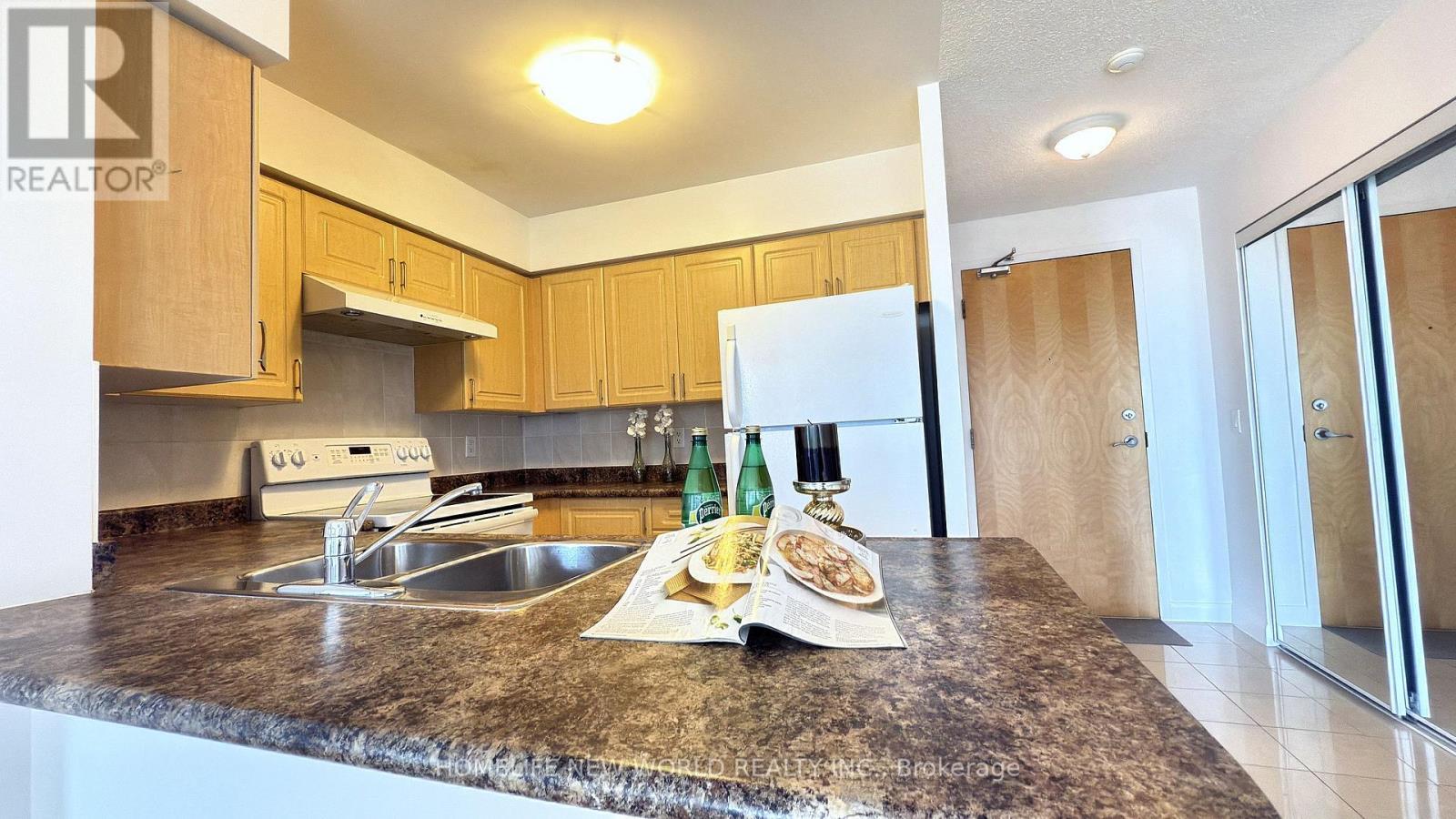 1209 - 4978 Yonge Street, Toronto, ON - Indoor Photo Showing Kitchen With Double Sink