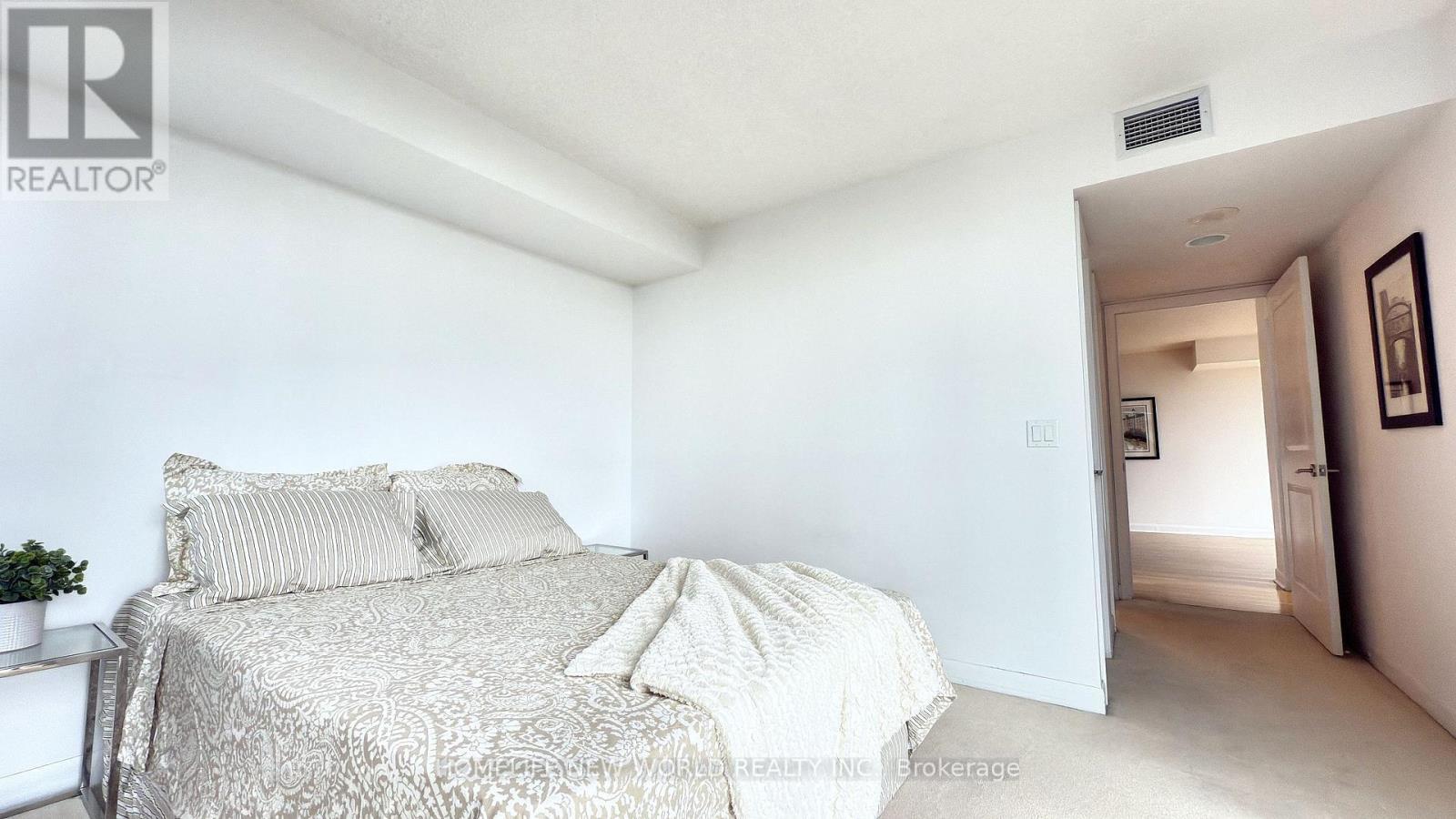 1209 - 4978 Yonge Street, Toronto, ON - Indoor Photo Showing Bedroom
