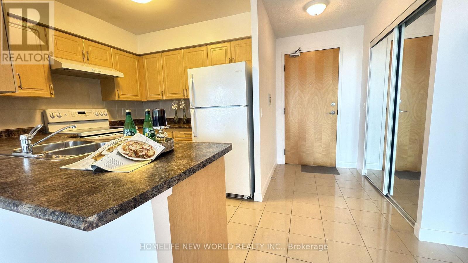 1209 - 4978 Yonge Street, Toronto, ON - Indoor Photo Showing Kitchen With Double Sink