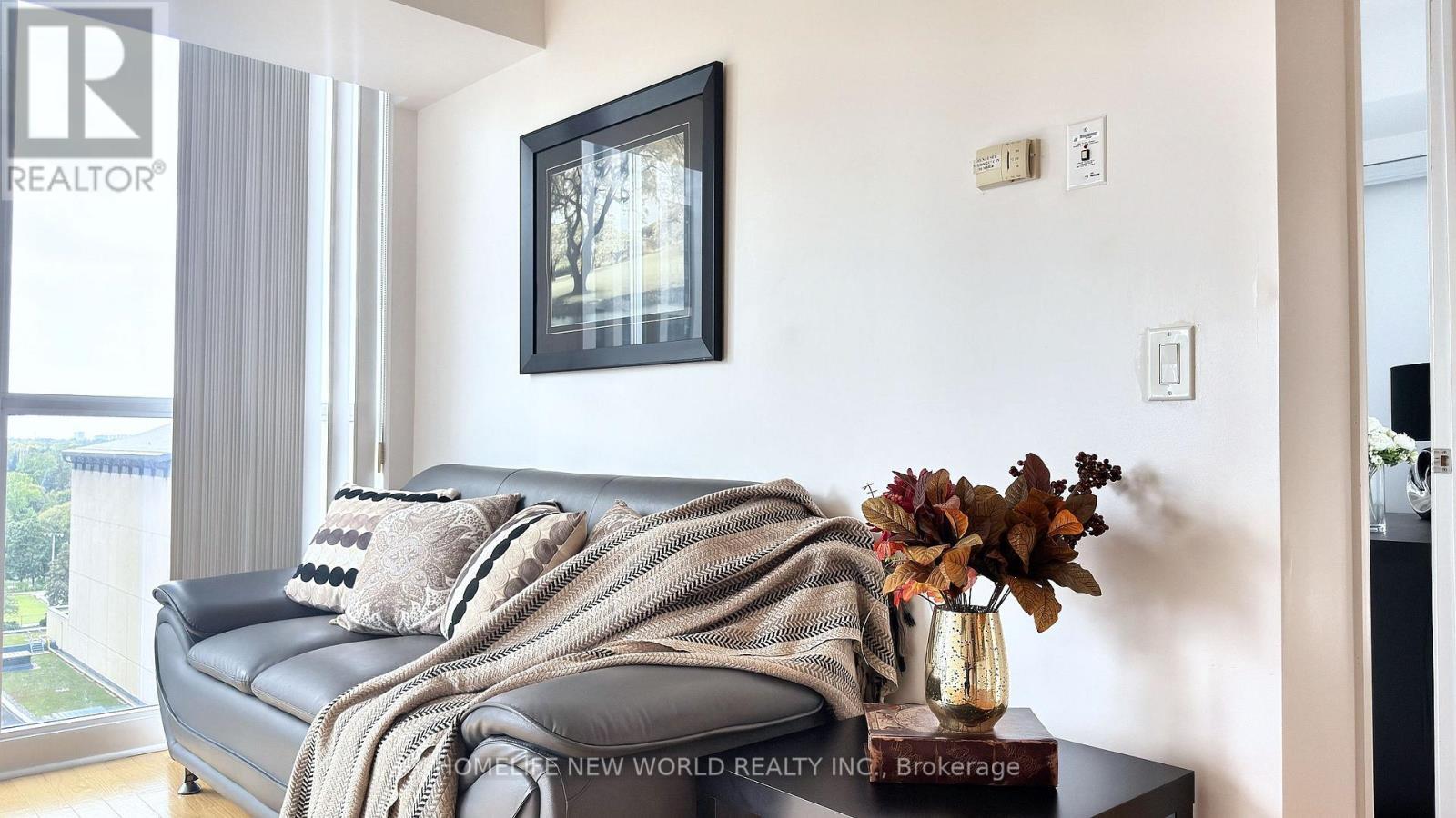 1209 - 4978 Yonge Street, Toronto, ON - Indoor