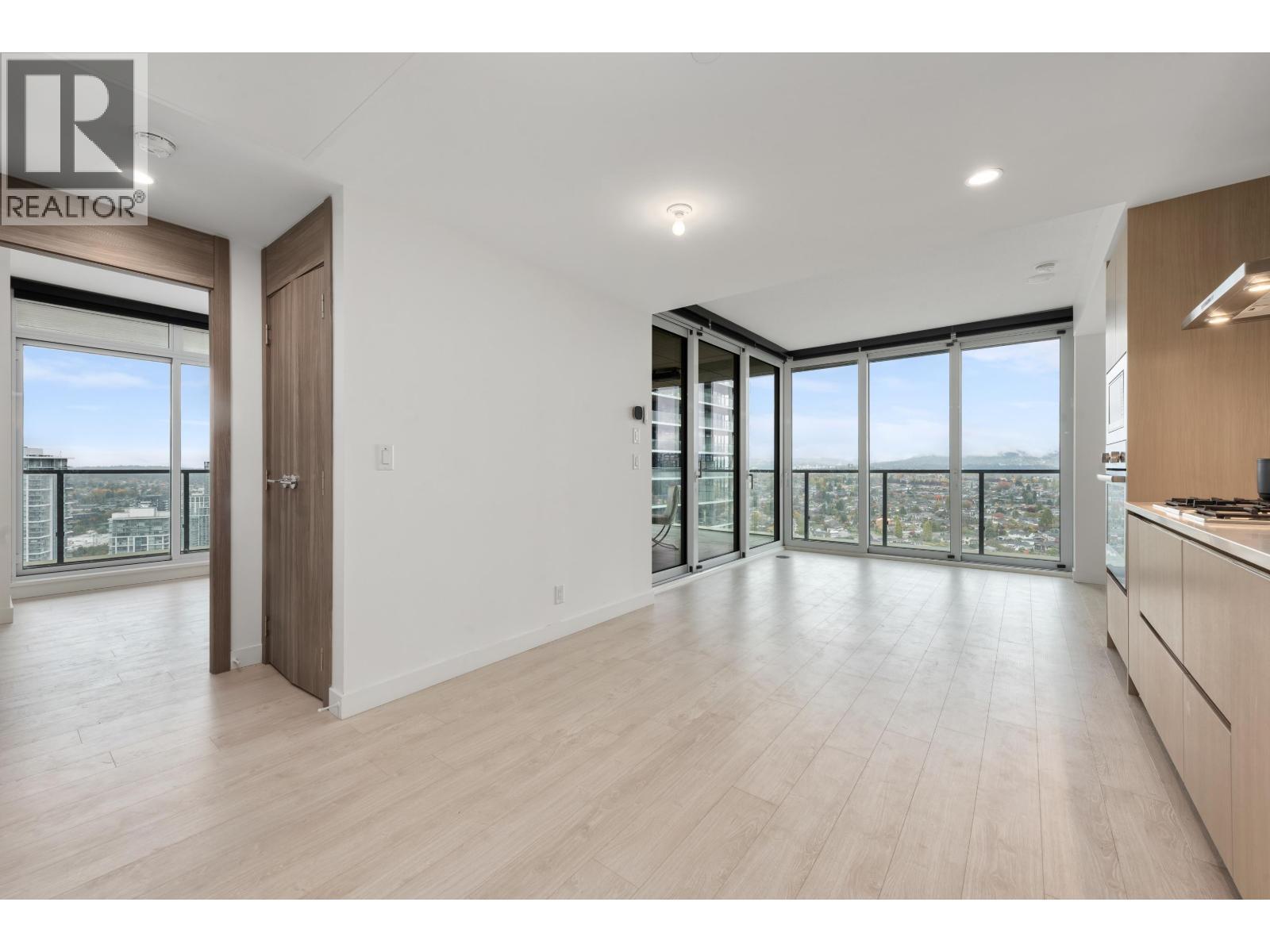 3204 4890 Lougheed Highway, Burnaby, BC - Indoor