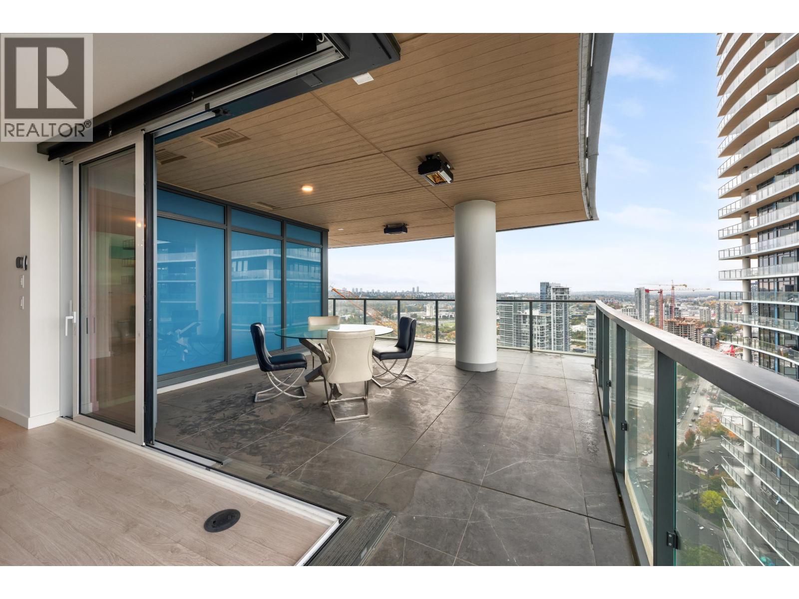 3204 4890 Lougheed Highway, Burnaby, BC - Outdoor With Balcony With Exterior