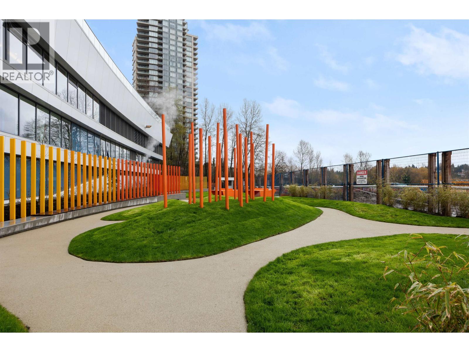 3204 4890 Lougheed Highway, Burnaby, BC - Outdoor