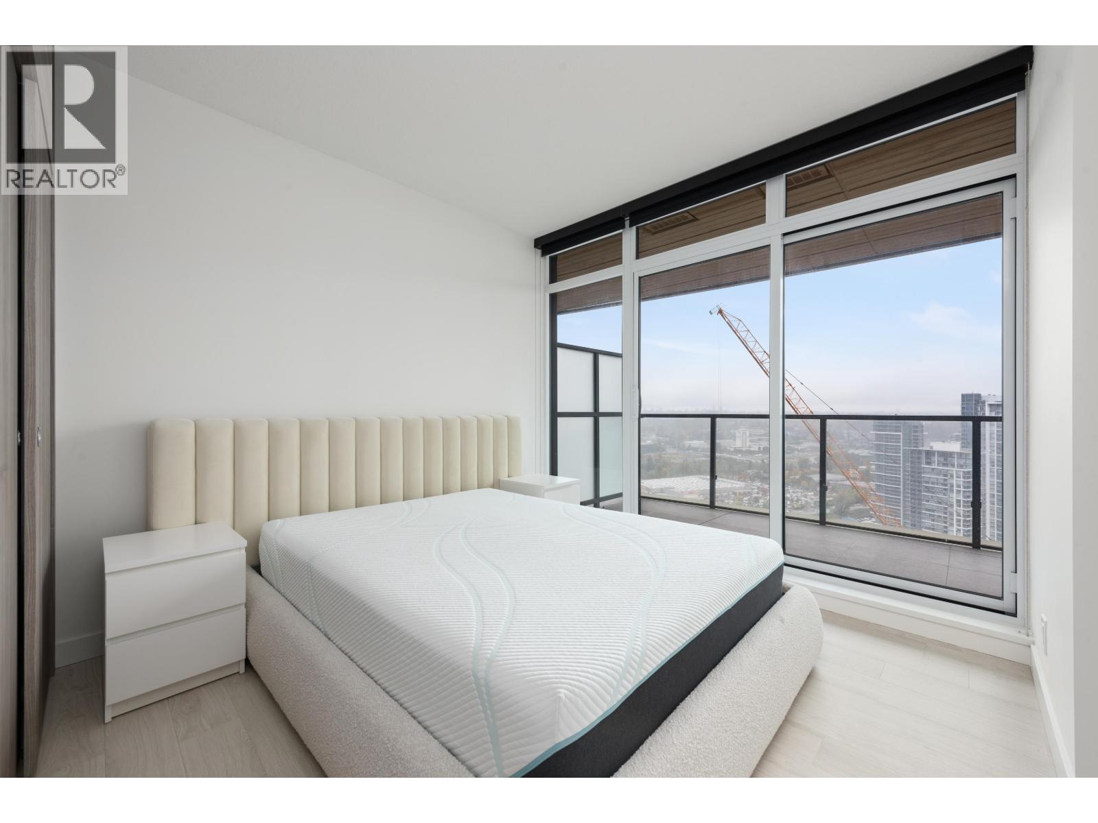 3204 4890 Lougheed Highway, Burnaby, BC - Indoor