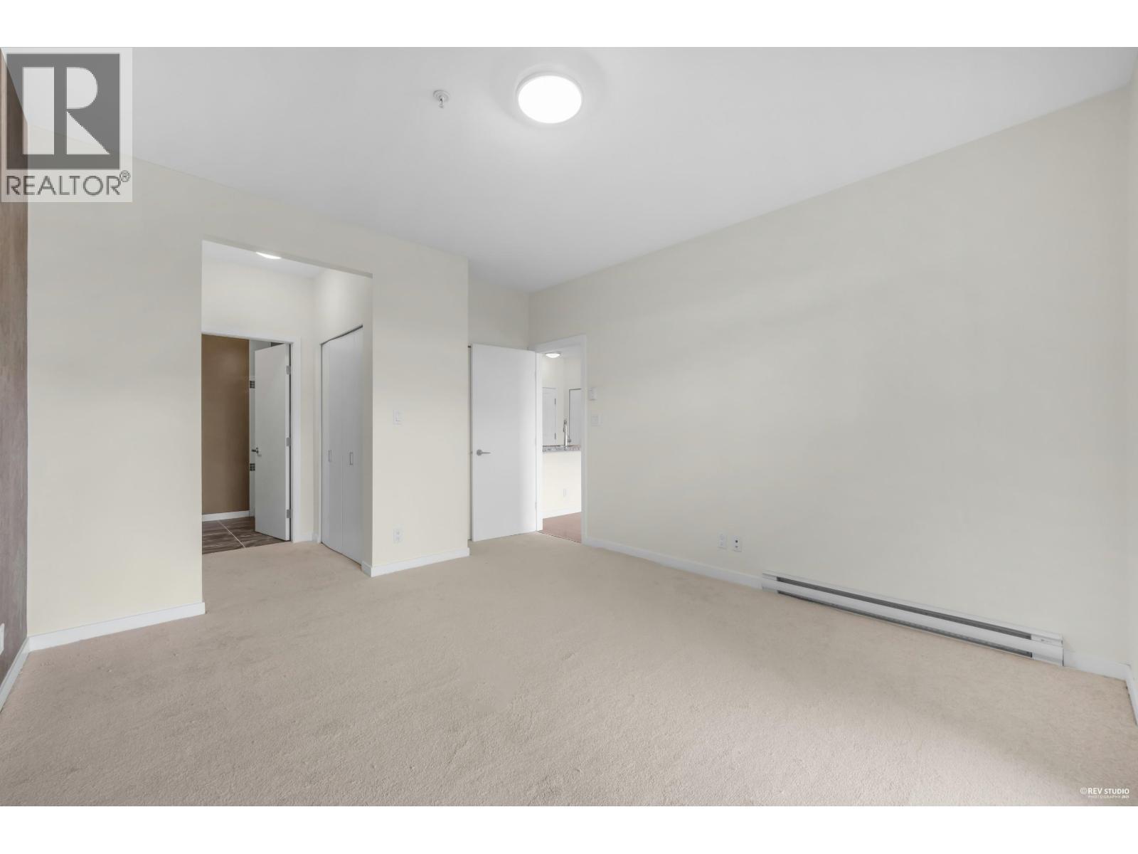 210 288 Hampton Street, New Westminster, BC - Indoor Photo Showing Other Room