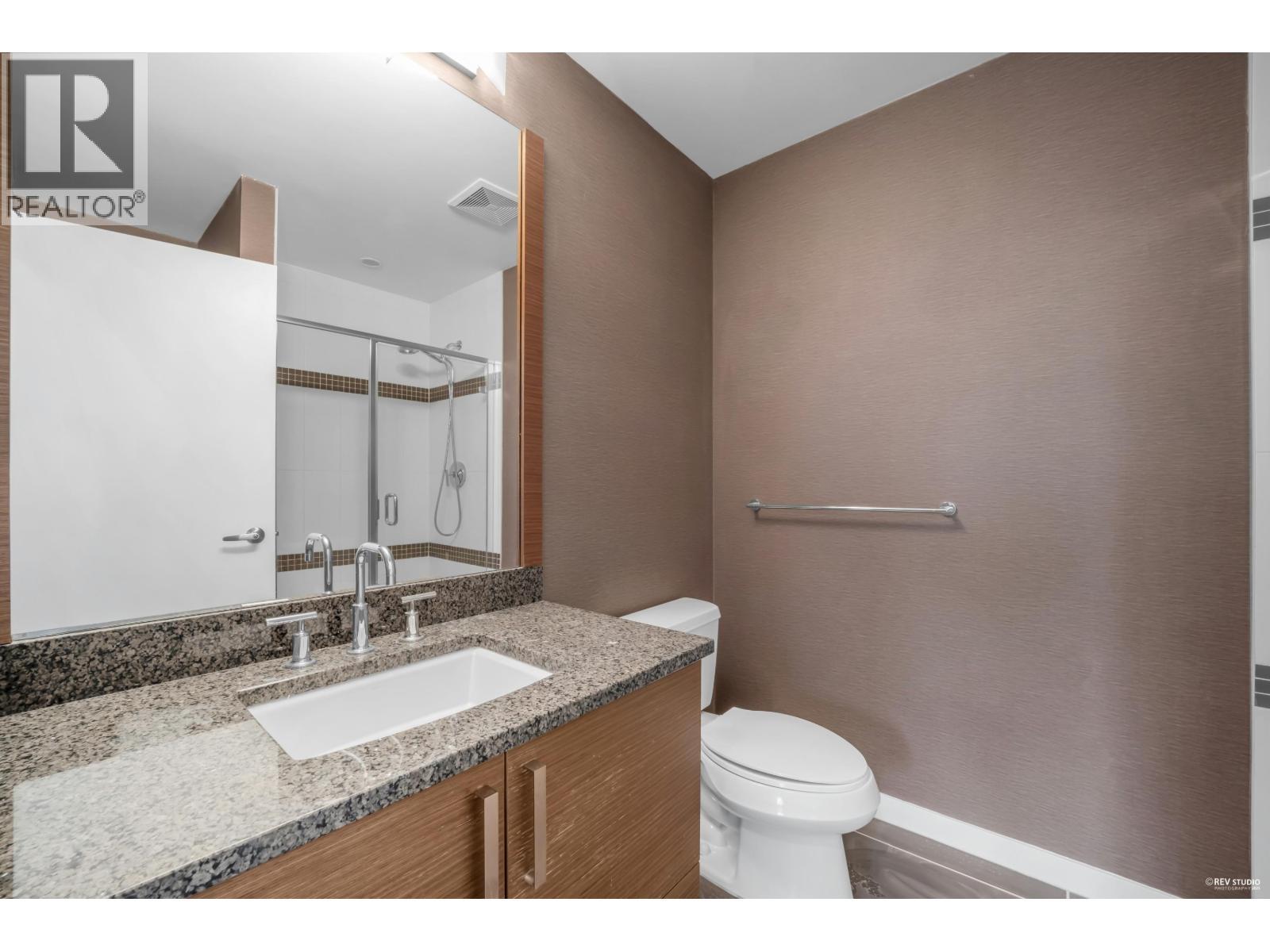 210 288 Hampton Street, New Westminster, BC - Indoor Photo Showing Bathroom