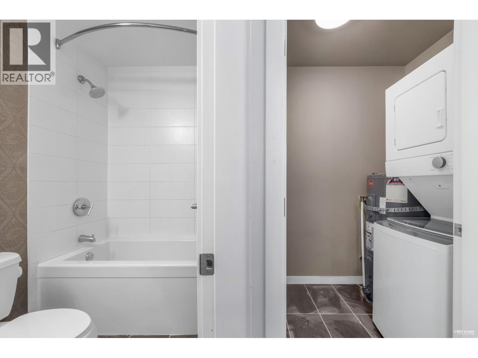 210 288 Hampton Street, New Westminster, BC - Indoor