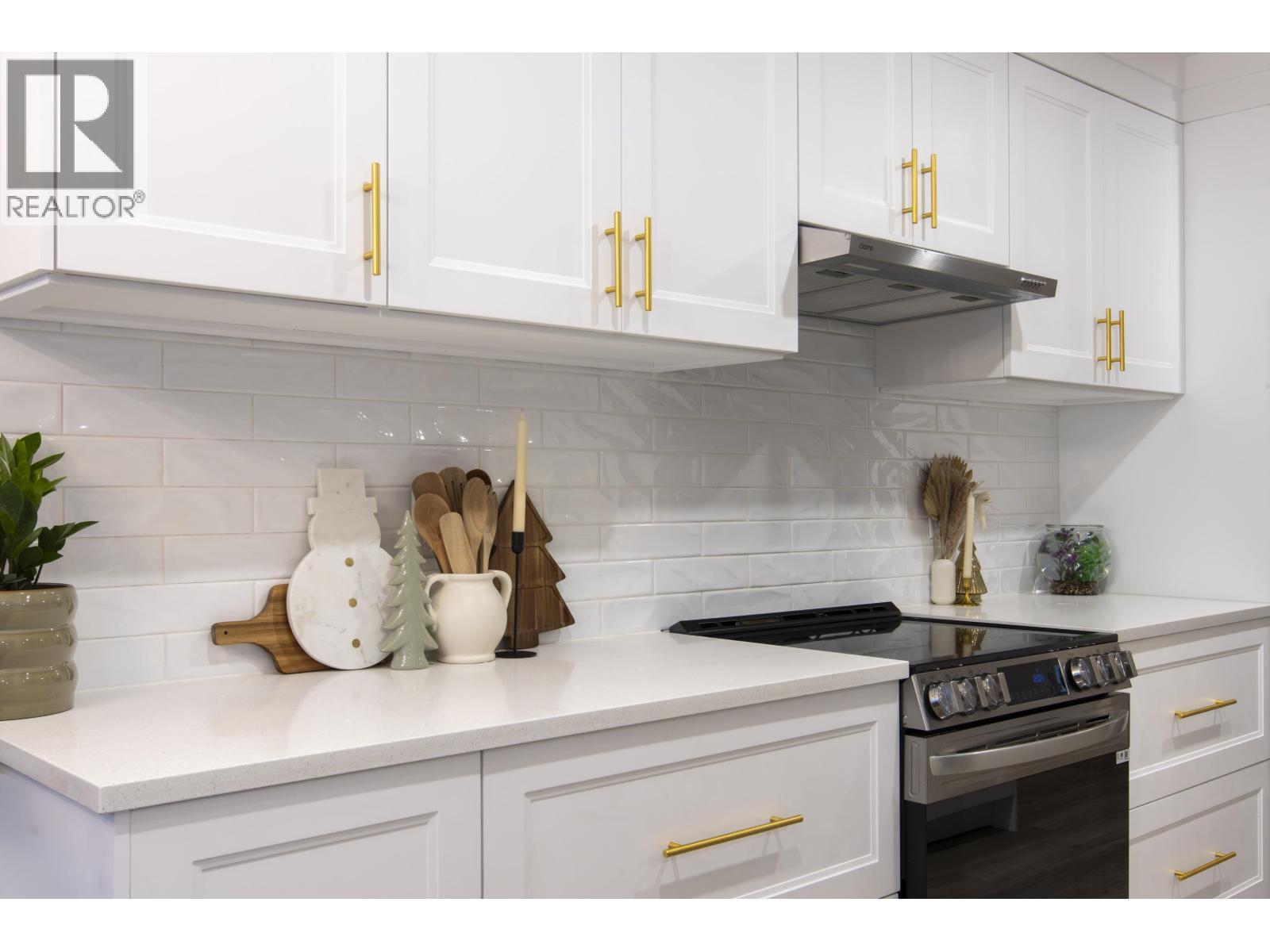 33 1500 Judd Road, Squamish, BC - Indoor Photo Showing Kitchen