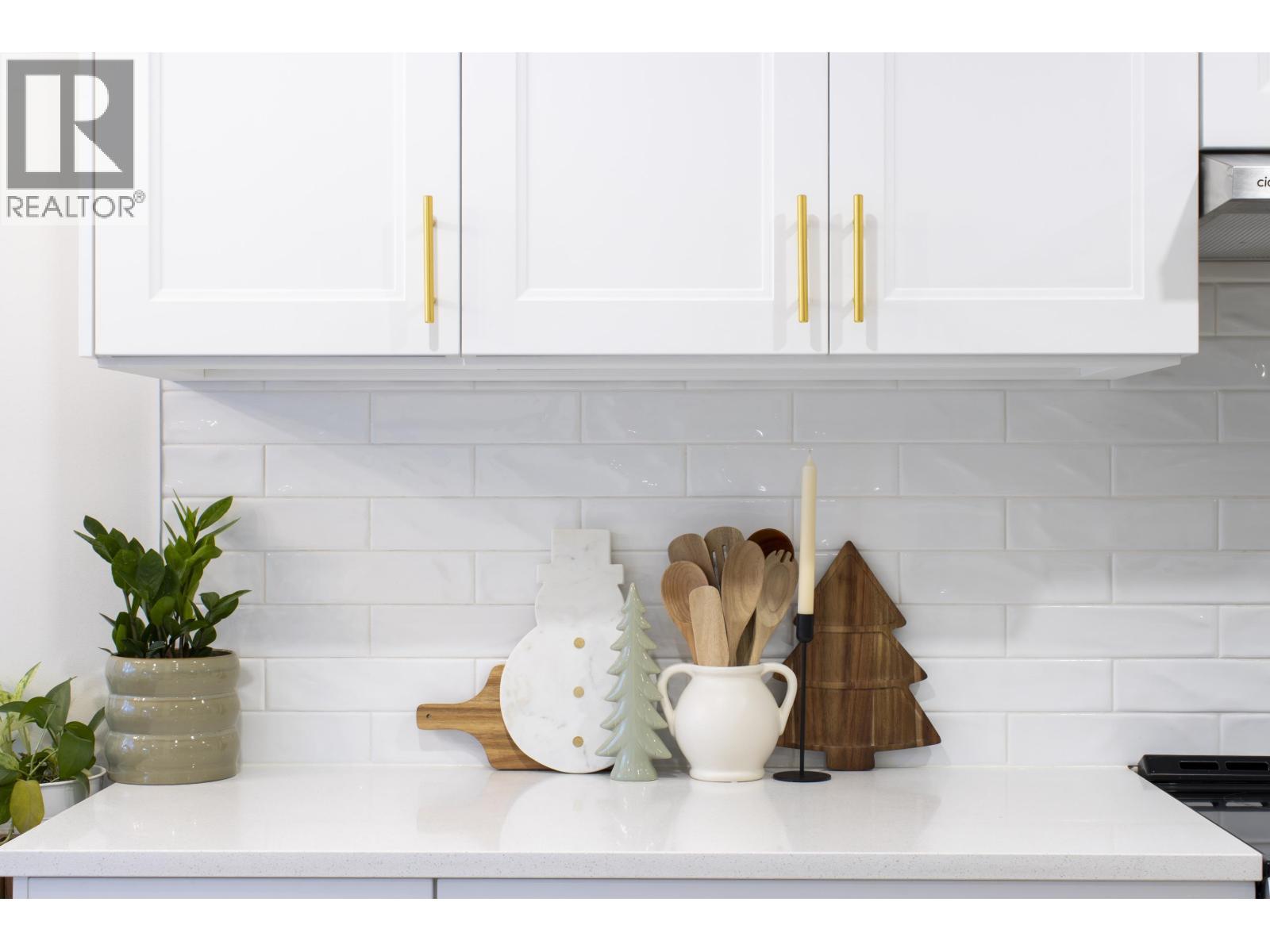 33 1500 Judd Road, Squamish, BC - Indoor Photo Showing Kitchen