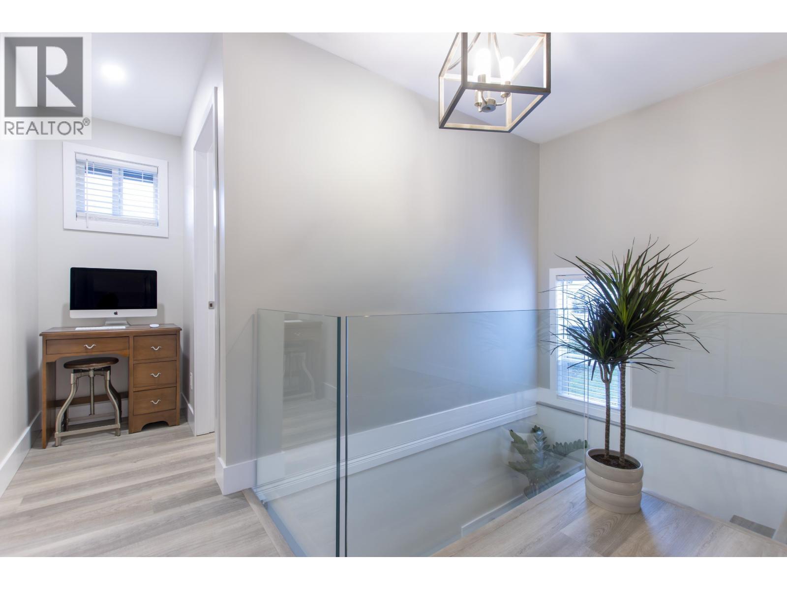 33 1500 Judd Road, Squamish, BC - Indoor Photo Showing Other Room