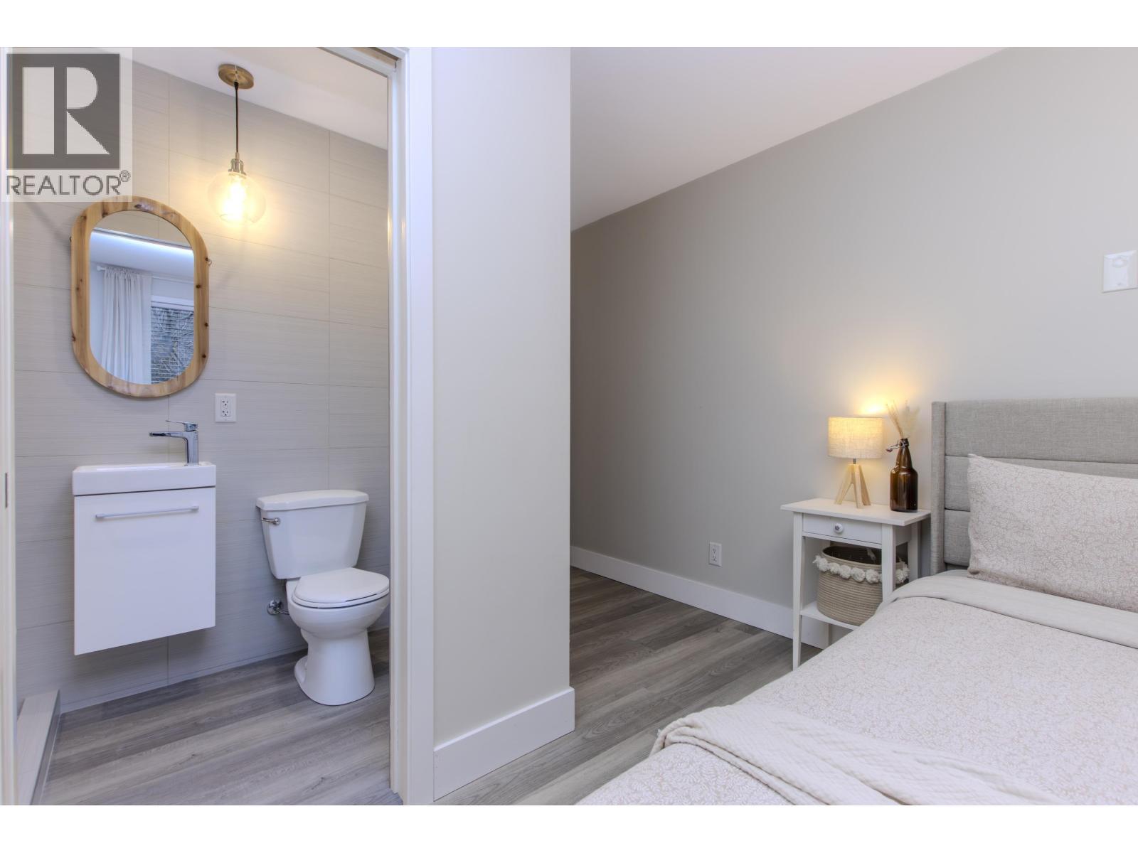 33 1500 Judd Road, Squamish, BC - Indoor Photo Showing Bathroom