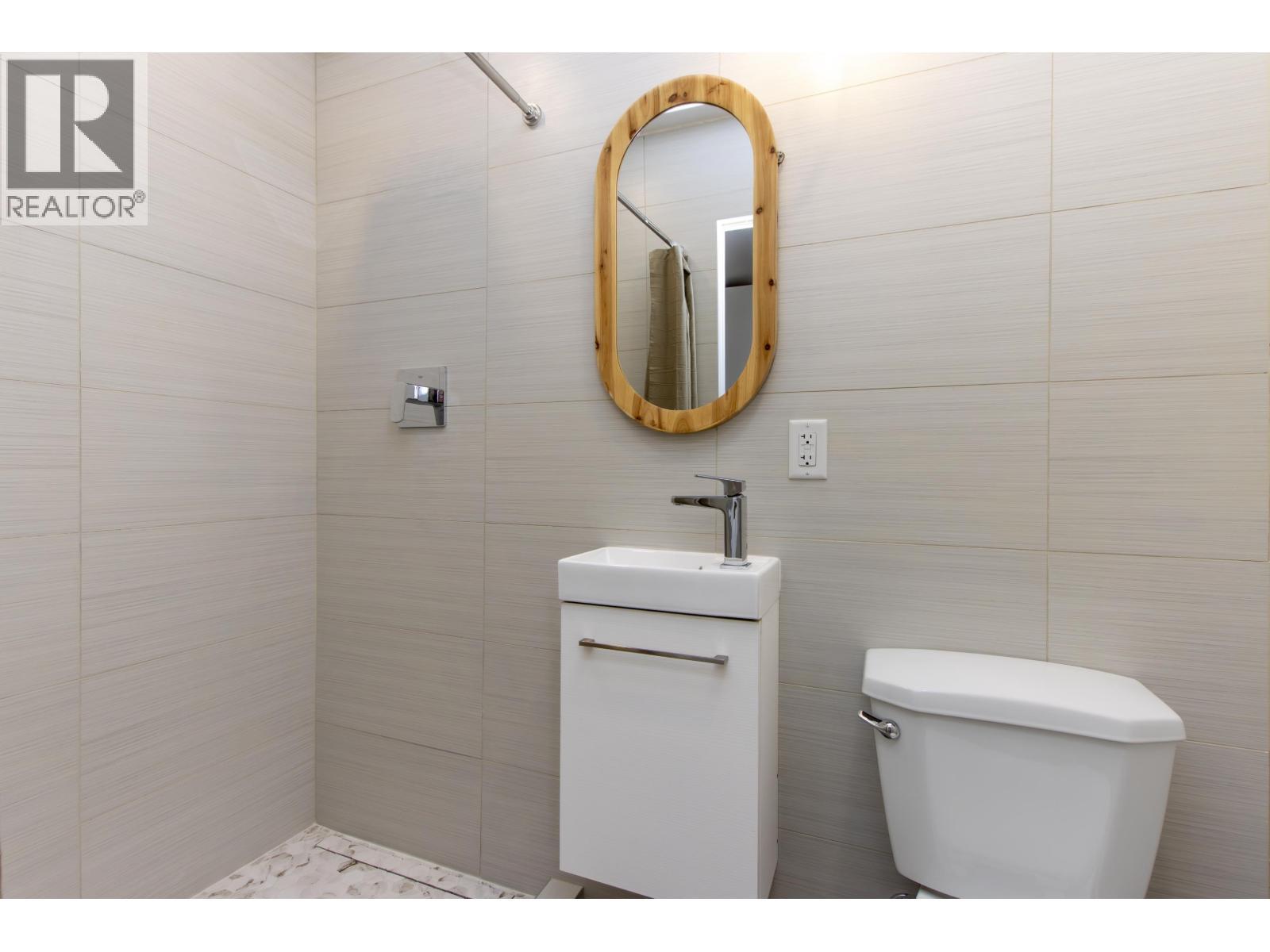 33 1500 Judd Road, Squamish, BC - Indoor Photo Showing Bathroom