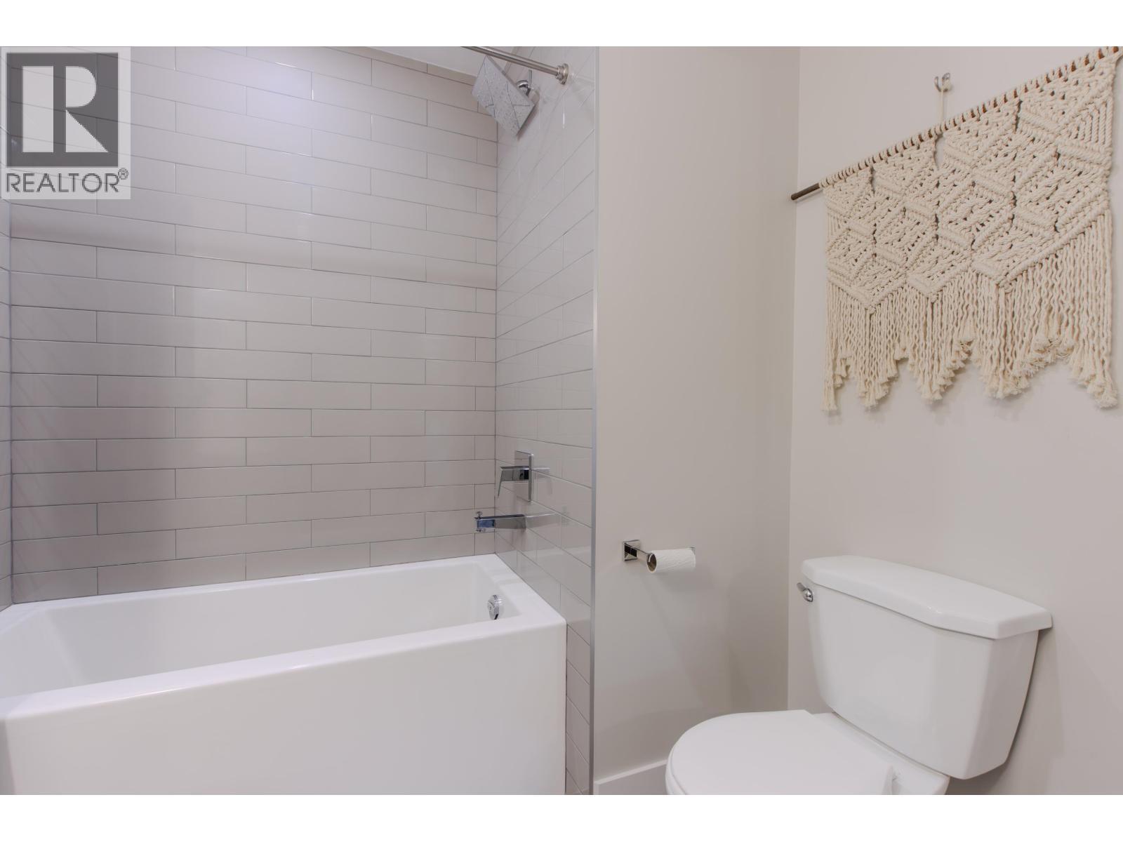 33 1500 Judd Road, Squamish, BC - Indoor Photo Showing Bathroom