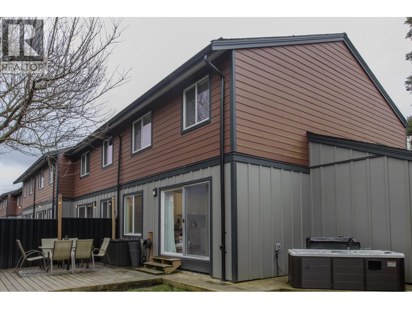 33 1500 Judd Road, Squamish, BC - Outdoor With Deck Patio Veranda With Exterior