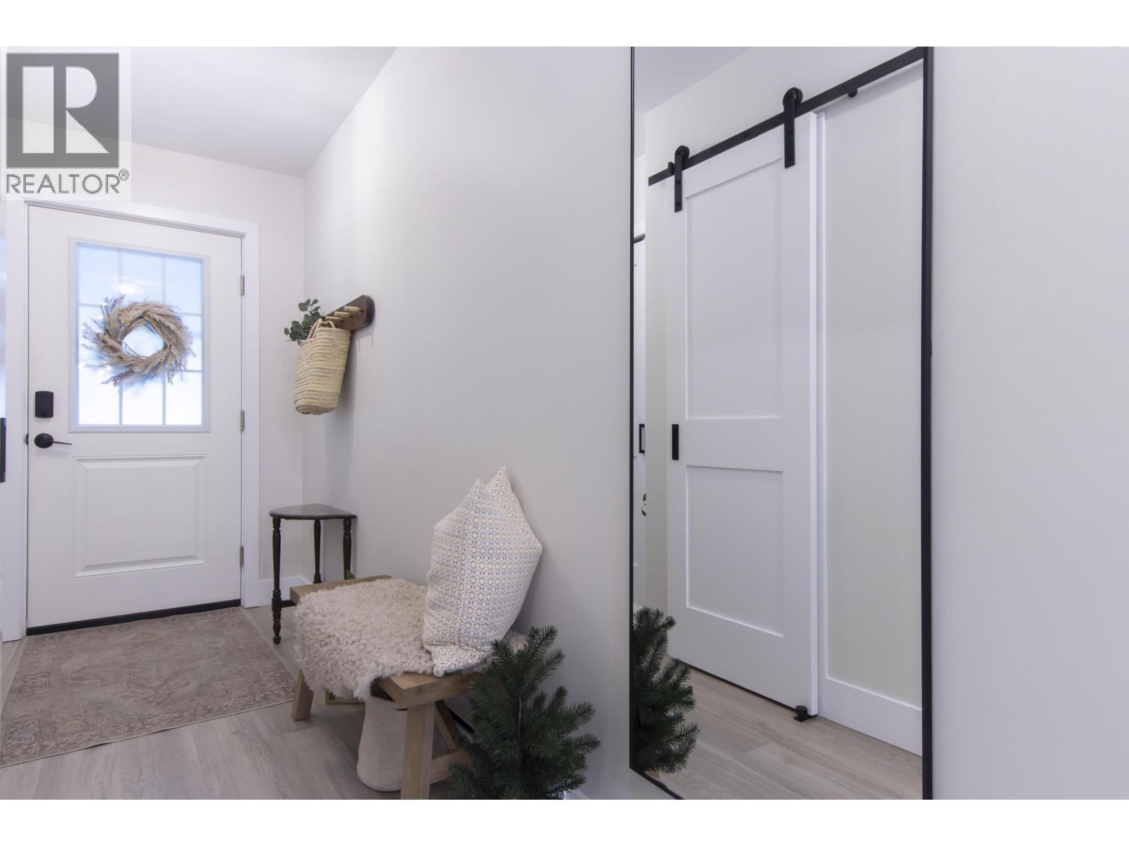 33 1500 Judd Road, Squamish, BC - Indoor Photo Showing Other Room