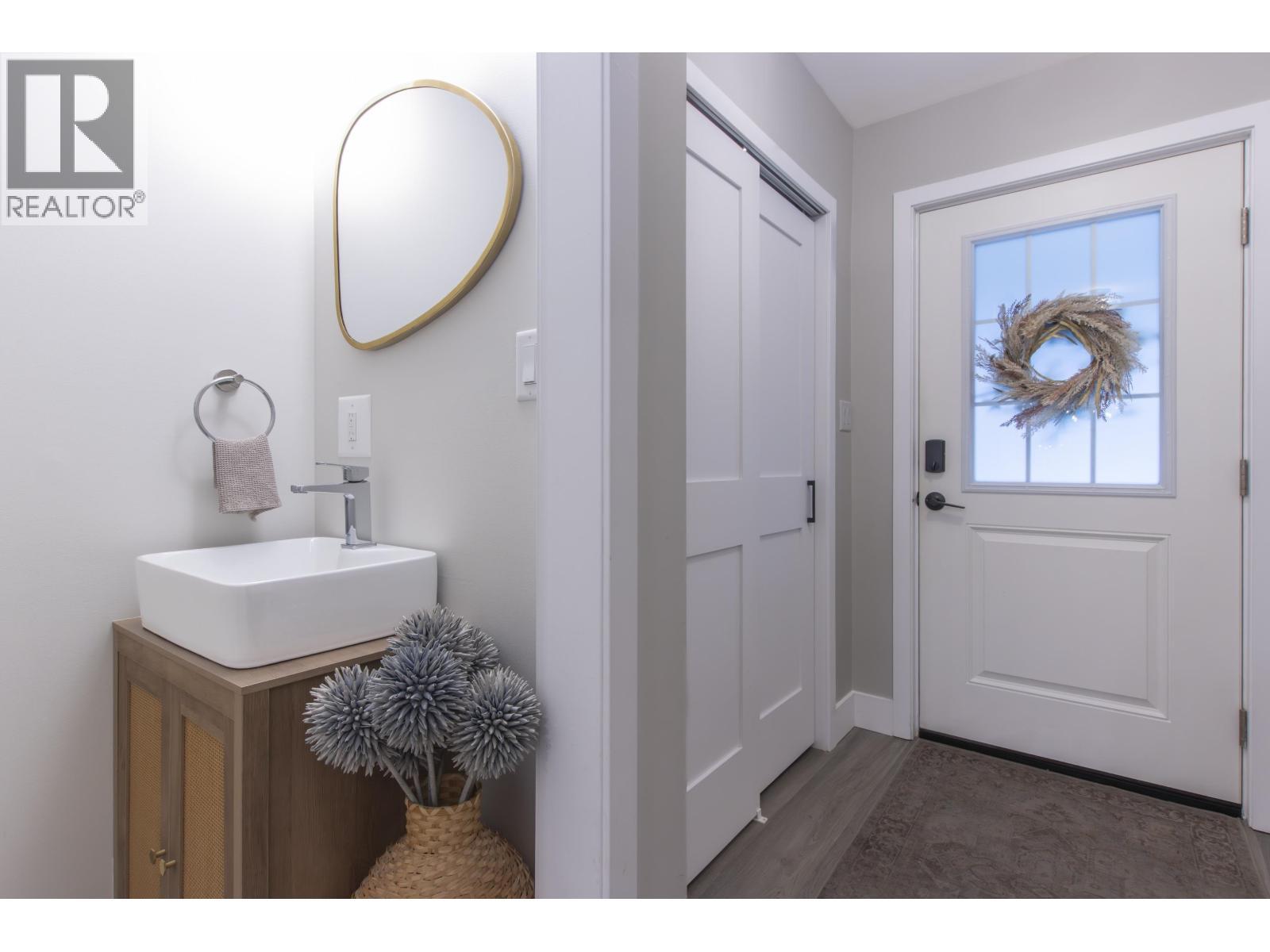 33 1500 Judd Road, Squamish, BC - Indoor Photo Showing Bathroom
