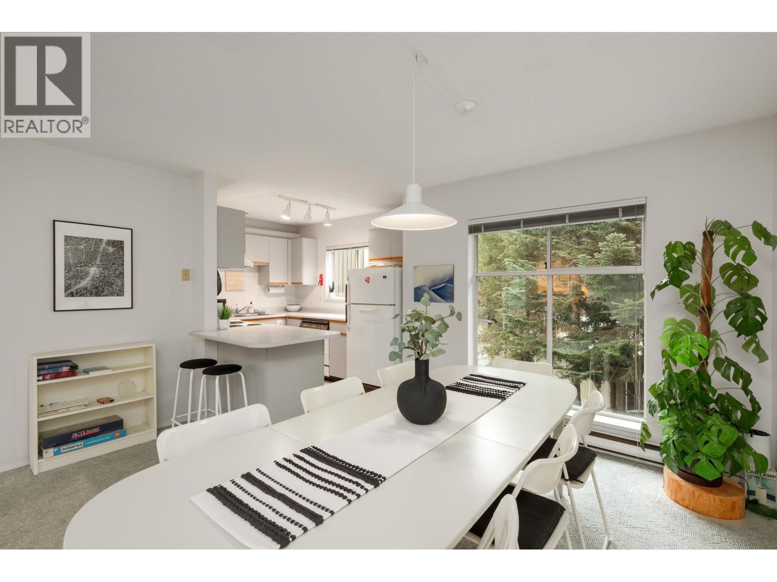 4 2134 Timber Ridge, Whistler, BC - Indoor Photo Showing Dining Room