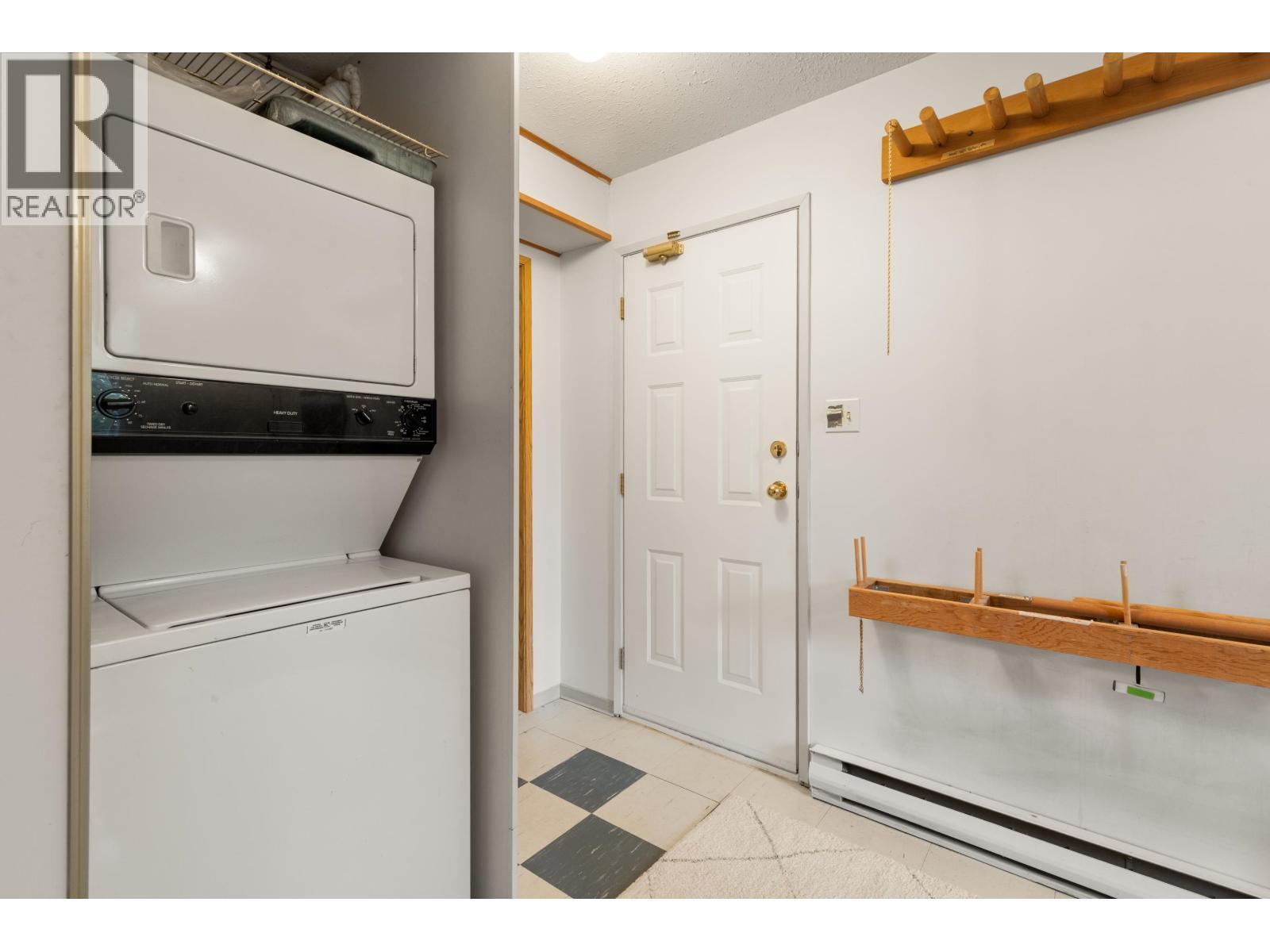 4 2134 Timber Ridge, Whistler, BC - Indoor Photo Showing Laundry Room