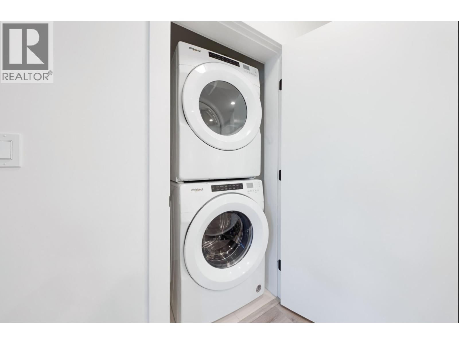 1213 2180 Kelly Avenue, Port Coquitlam, BC - Indoor Photo Showing Laundry Room