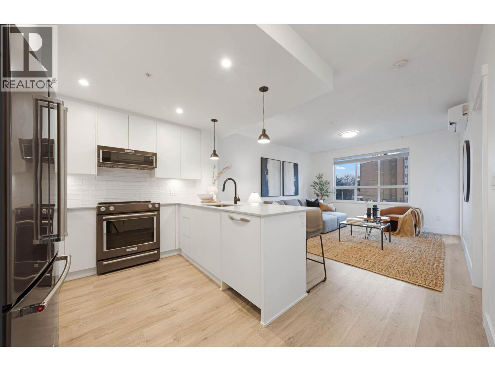 1213 2180 Kelly Avenue, Port Coquitlam, BC - Indoor Photo Showing Kitchen With Upgraded Kitchen