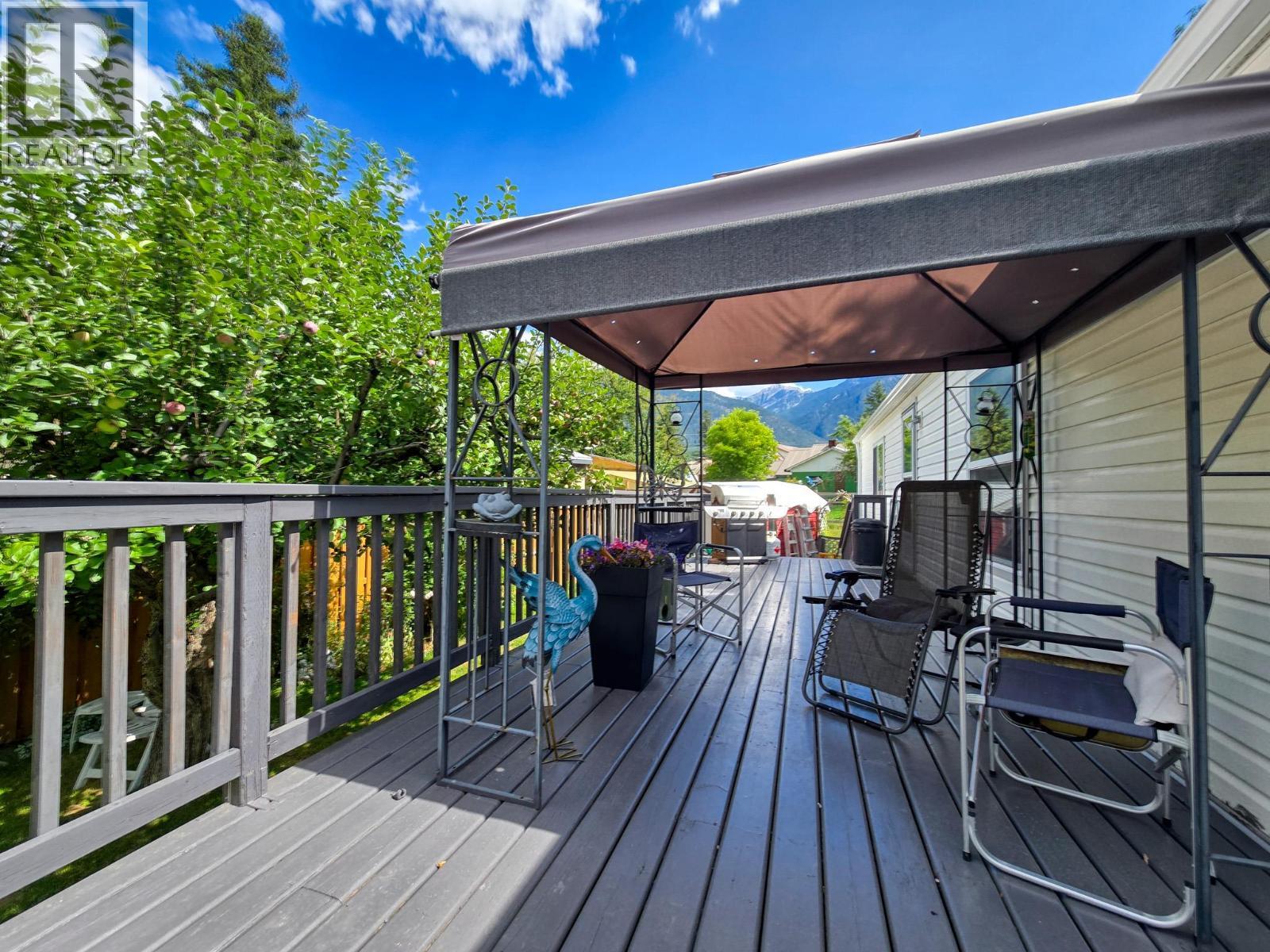 4789 Riverview Drive, Edgewater, BC