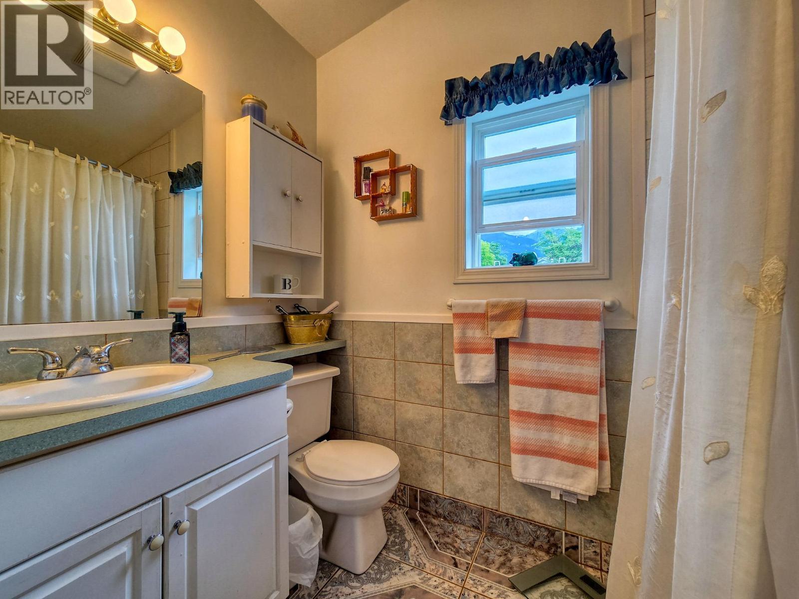 4789 Riverview Drive, Edgewater, BC