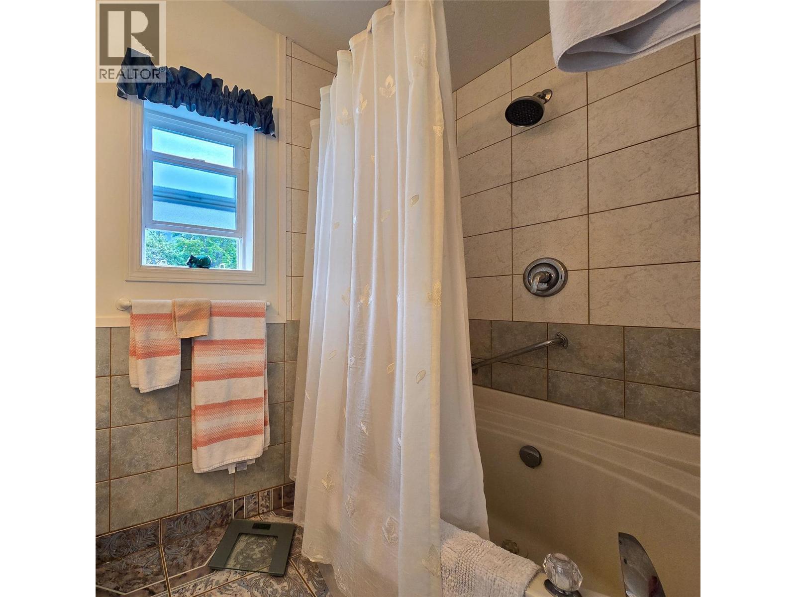 4789 Riverview Drive, Edgewater, BC