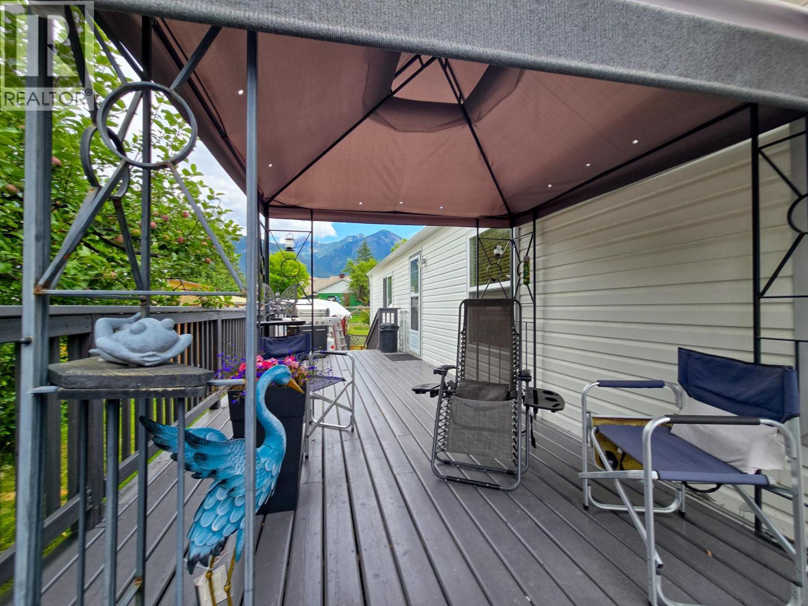 4789 Riverview Drive, Edgewater, BC