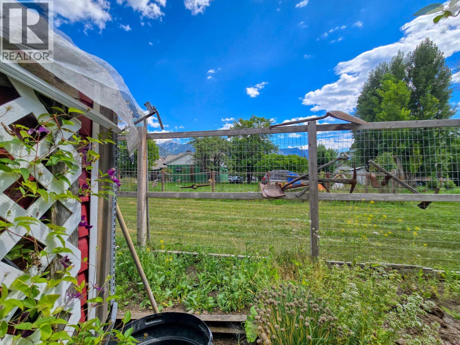 4789 Riverview Drive, Edgewater, BC