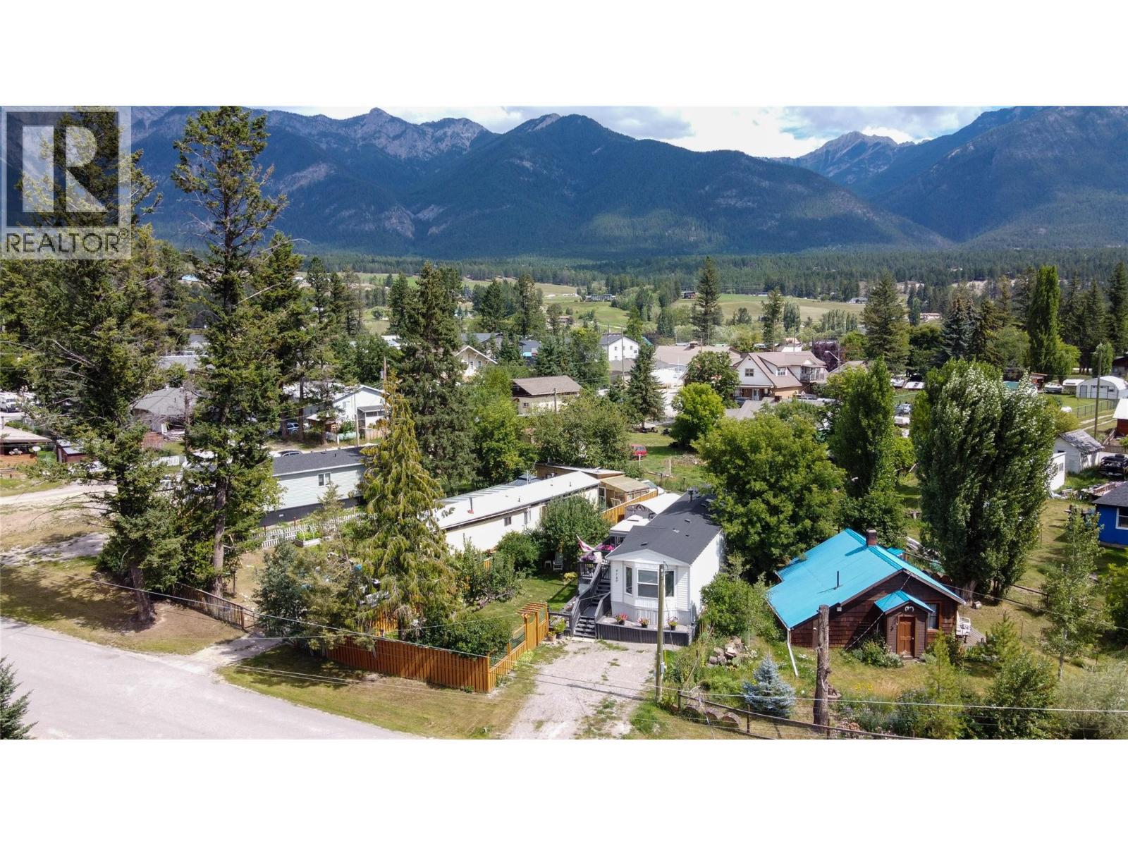 4789 Riverview Drive, Edgewater, BC