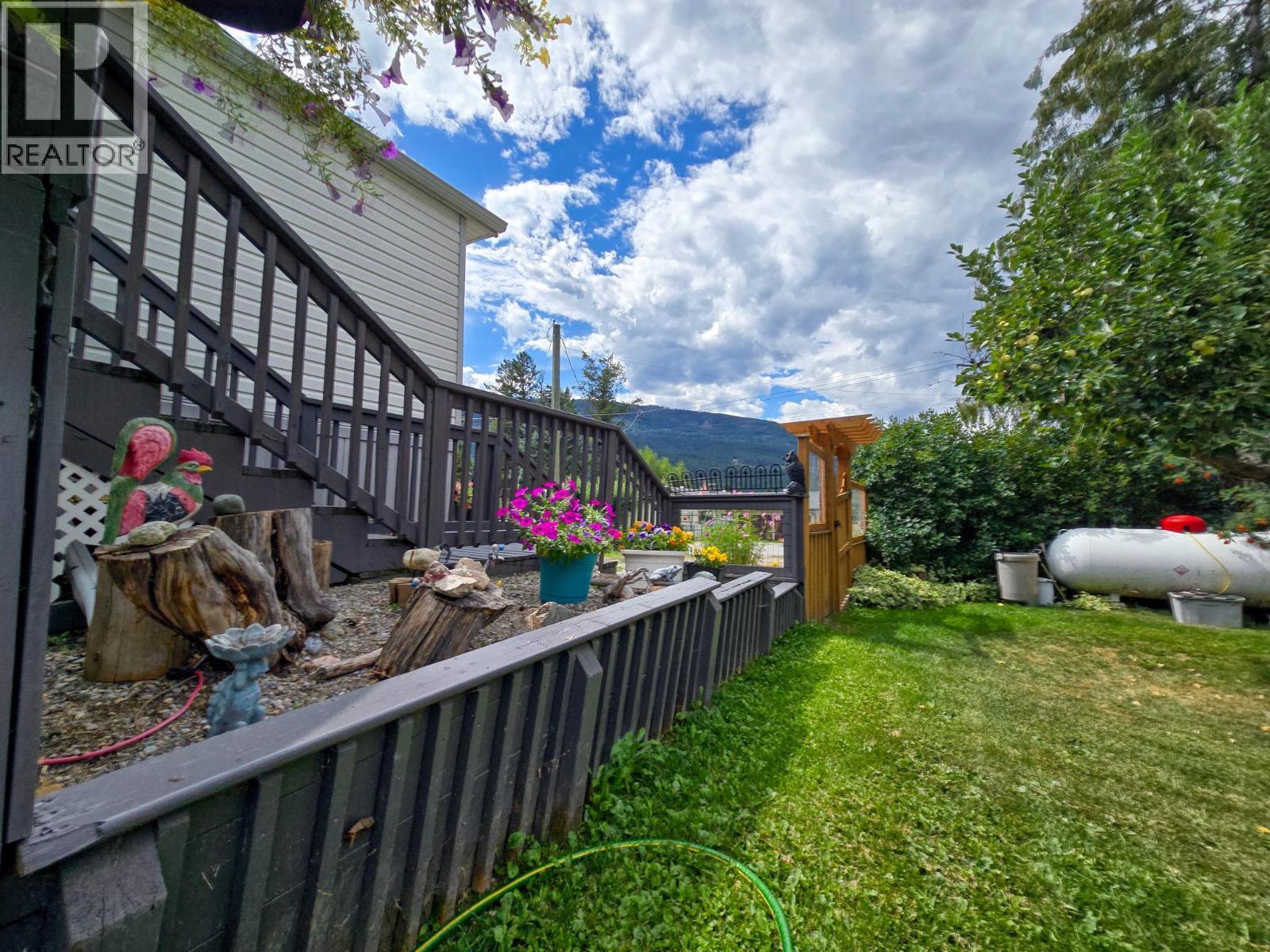 4789 Riverview Drive, Edgewater, BC