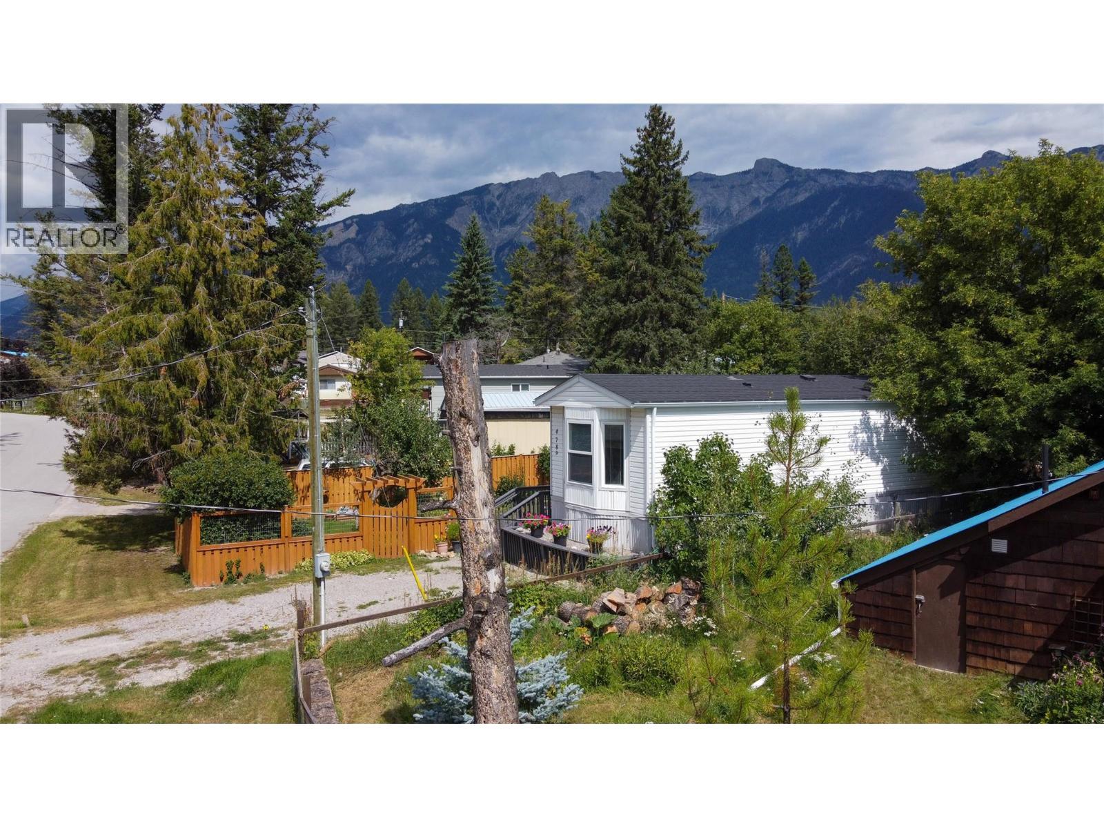 4789 Riverview Drive, Edgewater, BC