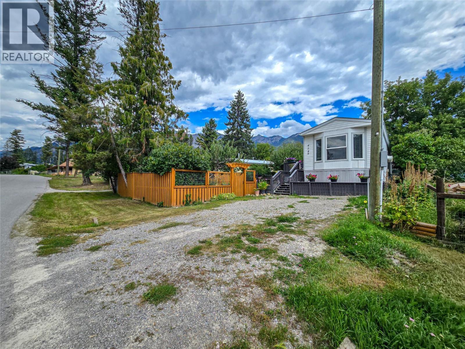 4789 Riverview Drive, Edgewater, BC
