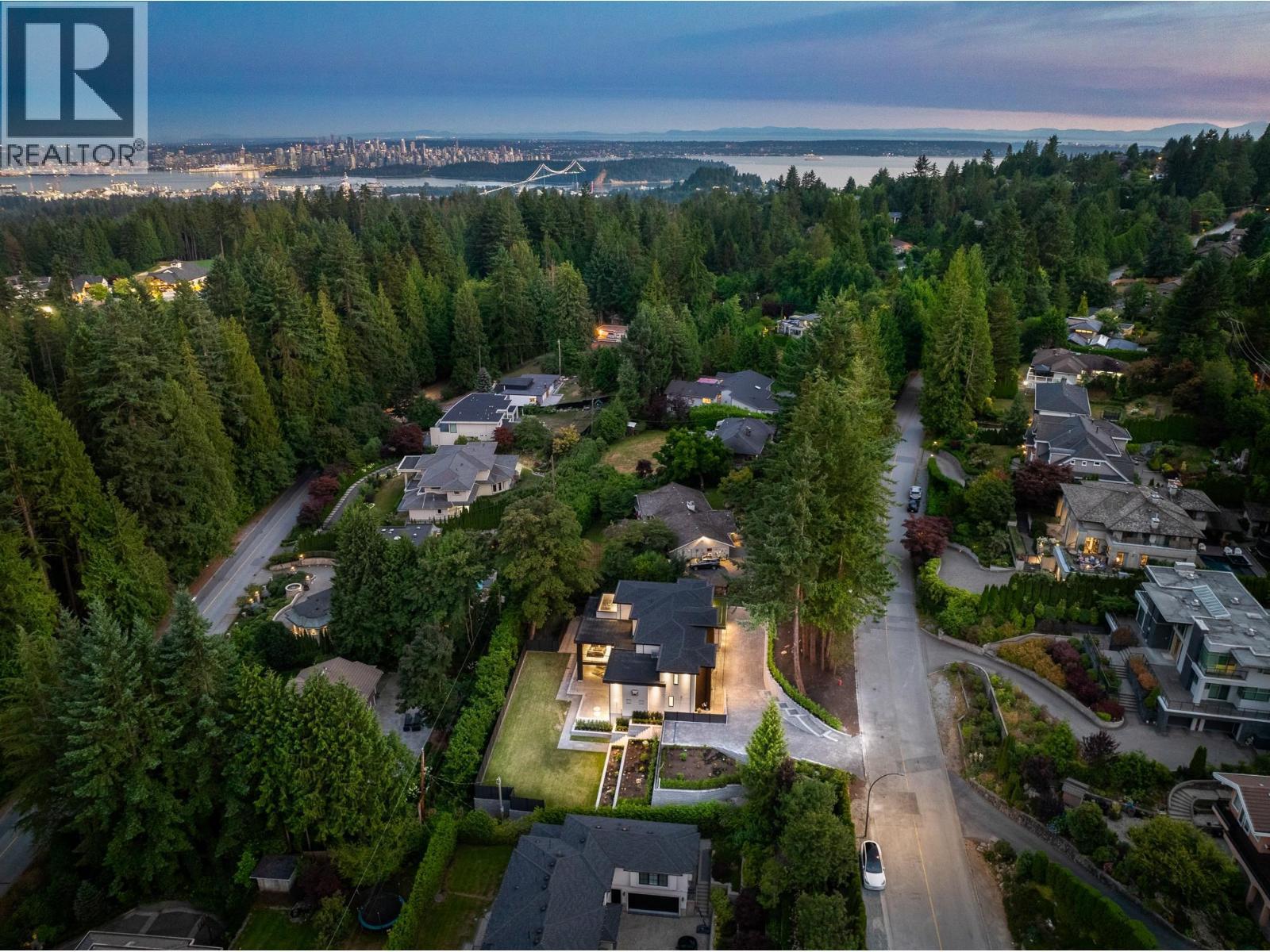 620 Kenwood Road, West Vancouver, BC - Outdoor With View