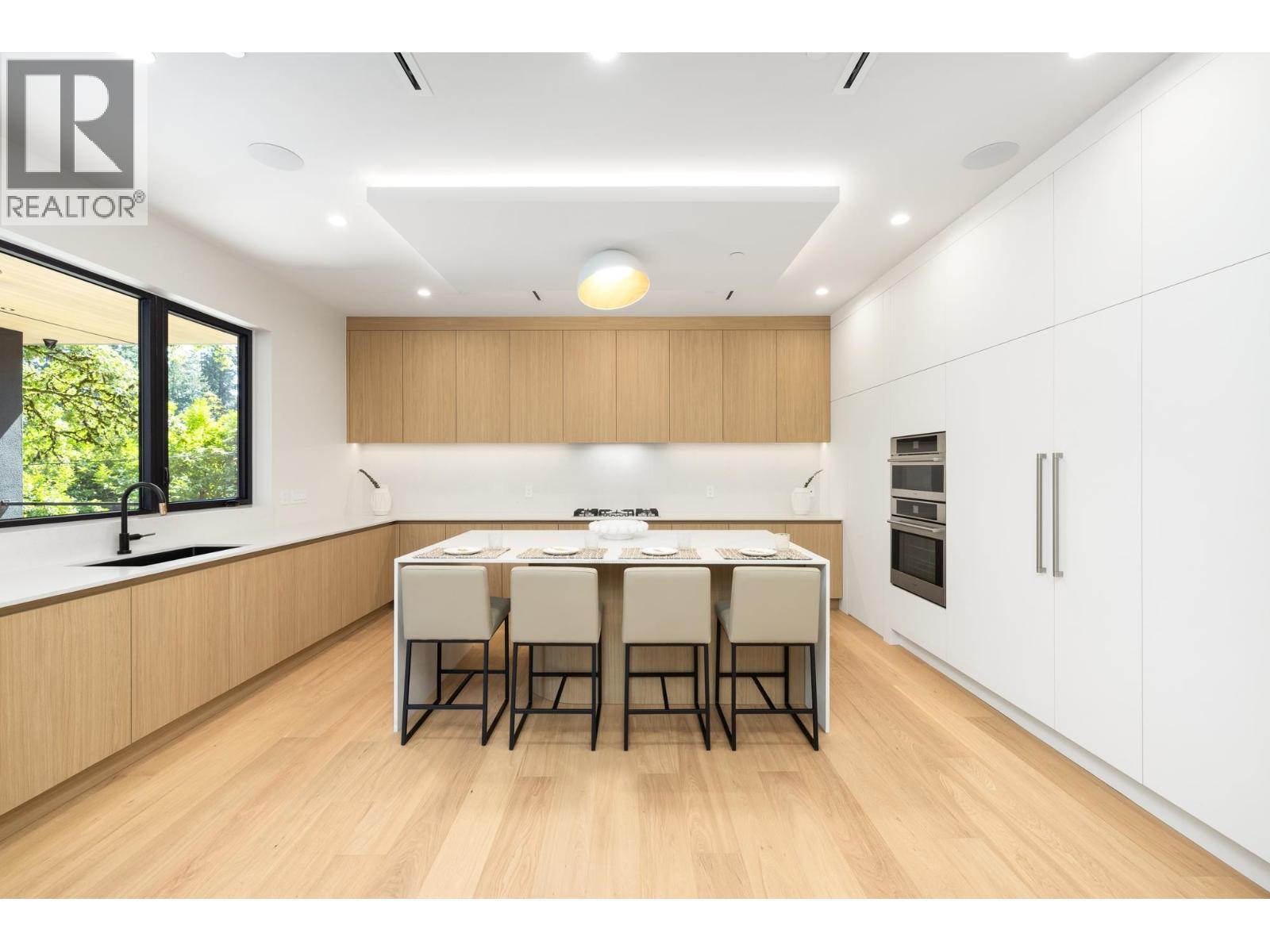 620 Kenwood Road, West Vancouver, BC - Indoor