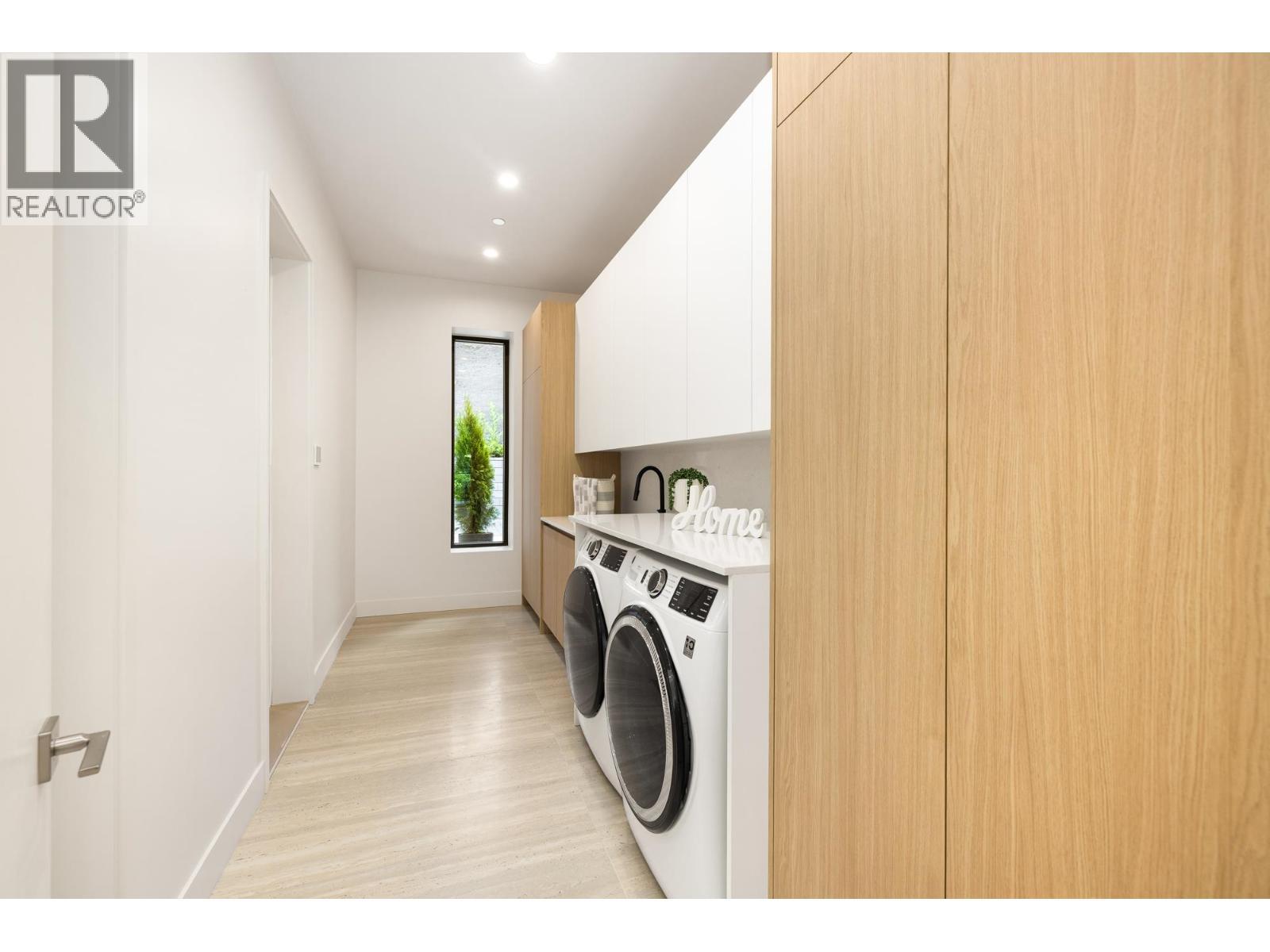620 Kenwood Road, West Vancouver, BC - Indoor Photo Showing Laundry Room