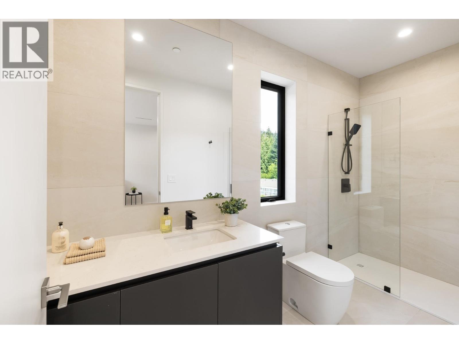 620 Kenwood Road, West Vancouver, BC - Indoor Photo Showing Bathroom