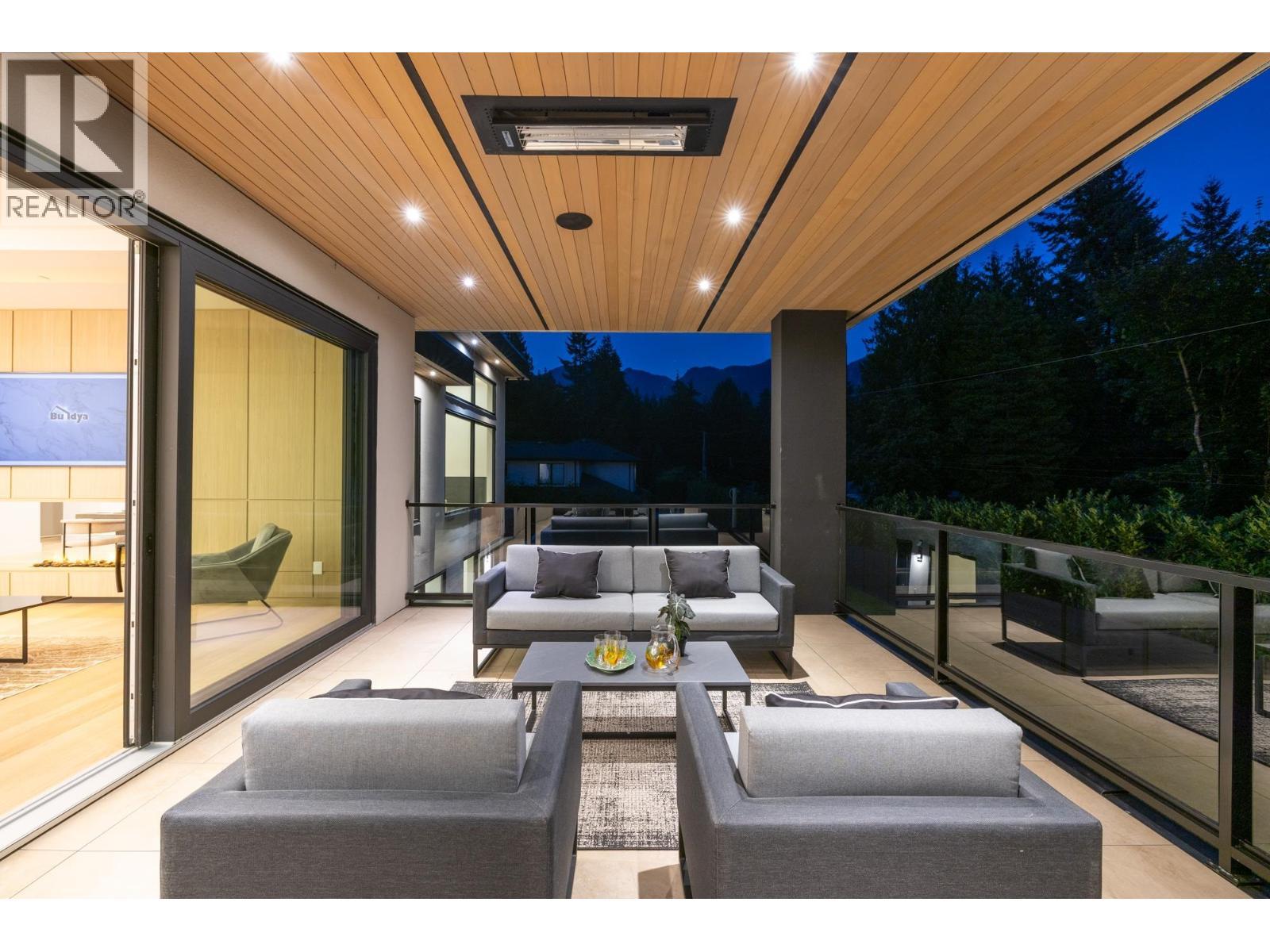 620 Kenwood Road, West Vancouver, BC - Outdoor With Deck Patio Veranda With Exterior