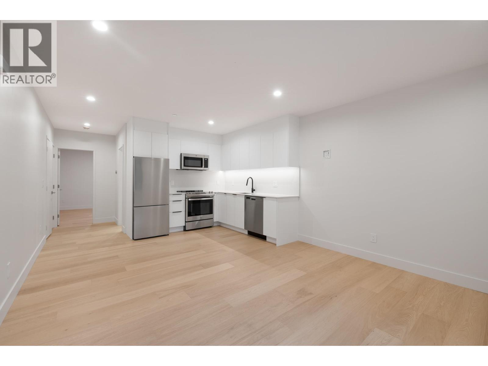 620 Kenwood Road, West Vancouver, BC - Indoor Photo Showing Kitchen
