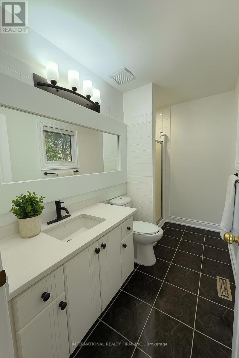 276 Sheridan Court, Newmarket, ON - Indoor Photo Showing Bathroom