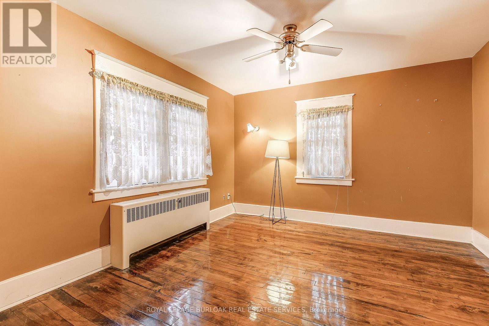 203 Broad Street W, Haldimand, ON - Indoor Photo Showing Other Room