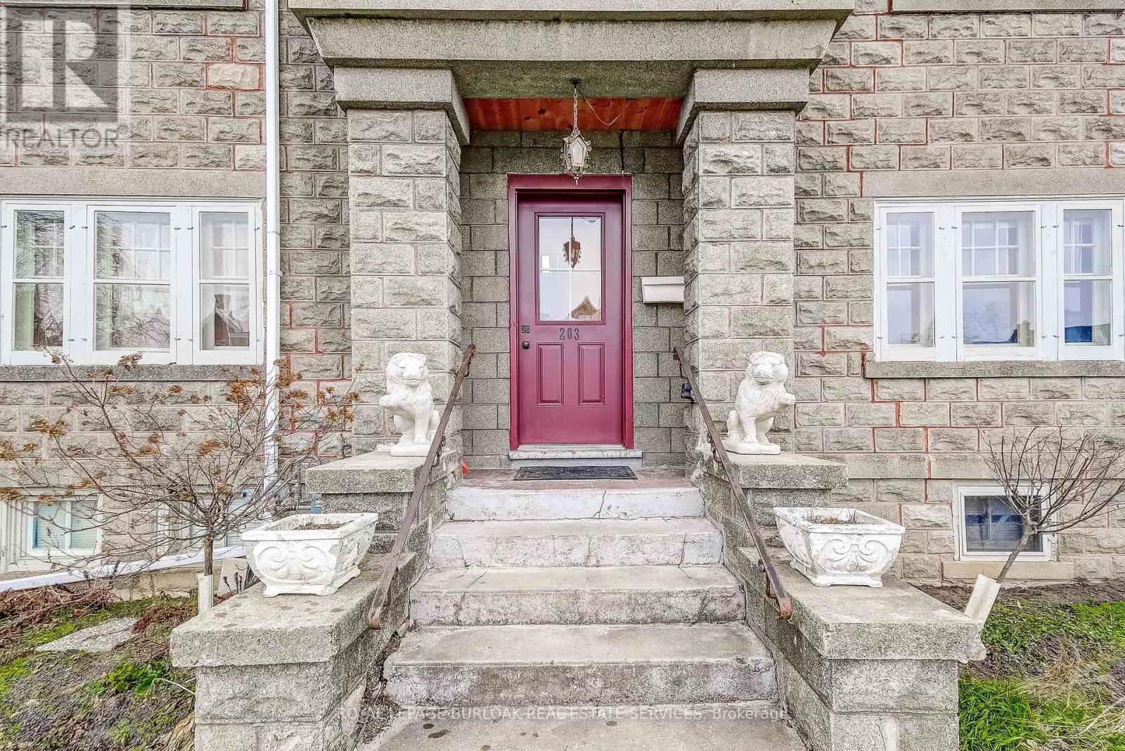 203 Broad Street W, Haldimand, ON - Outdoor