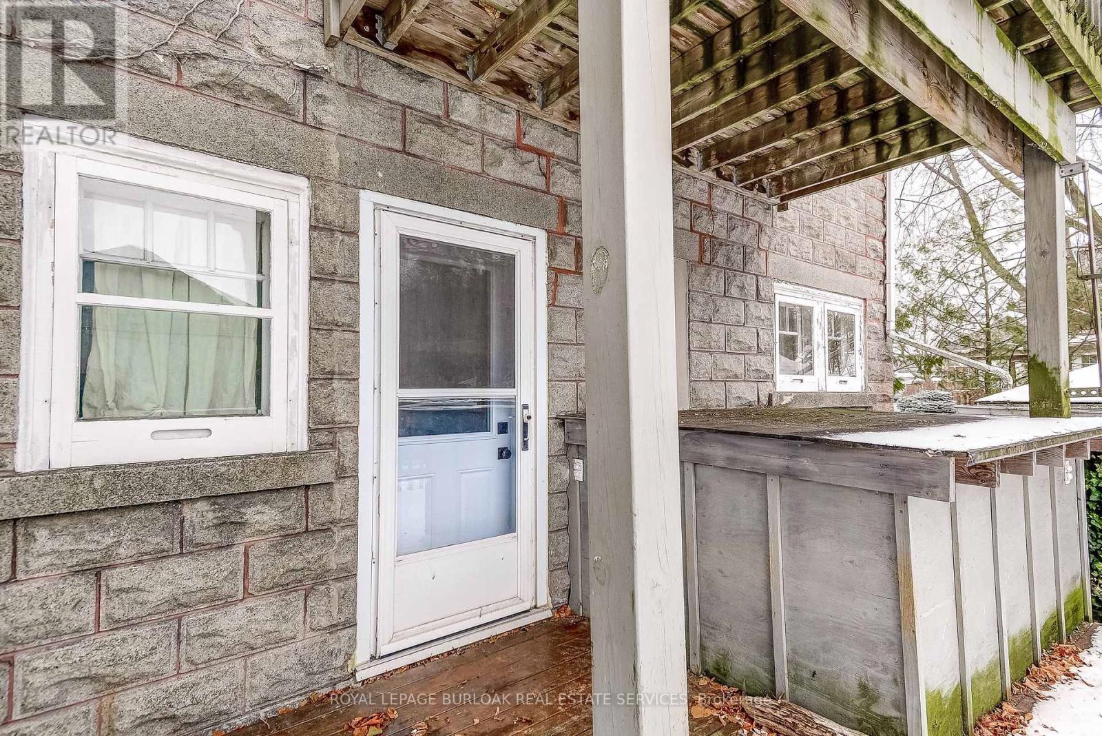 203 Broad Street W, Haldimand, ON - Outdoor With Exterior