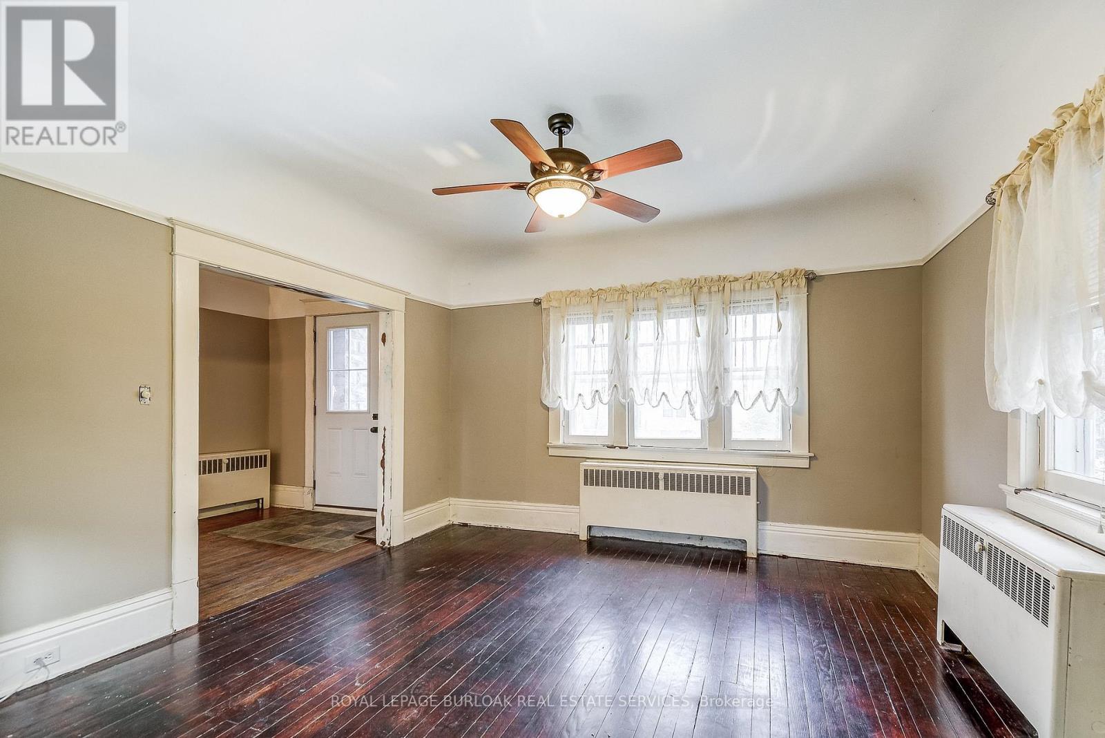 203 Broad Street W, Haldimand, ON - Indoor Photo Showing Other Room