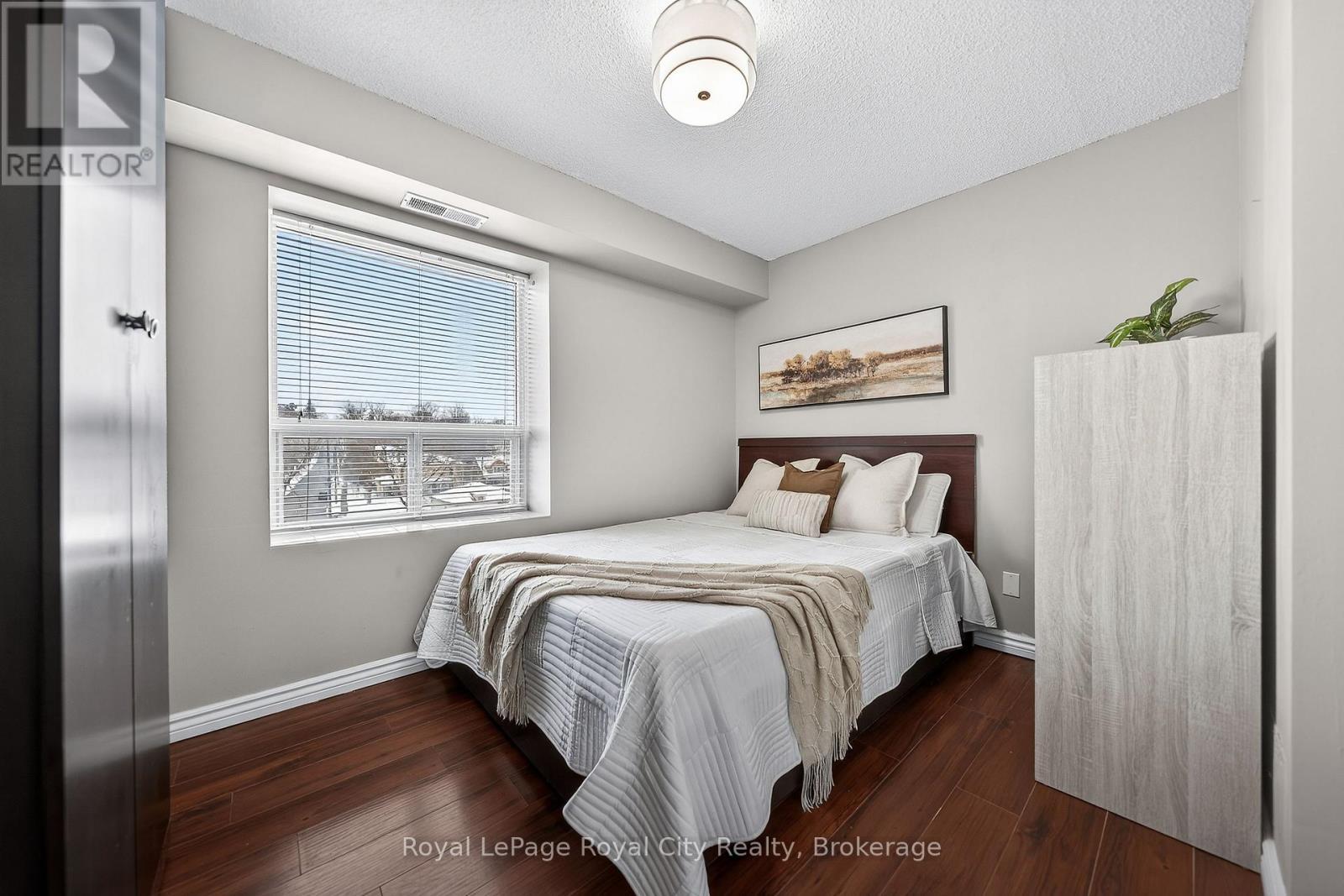 701 - 281 Bristol Street, Guelph (Junction/Onward Willow), ON - Indoor Photo Showing Bedroom